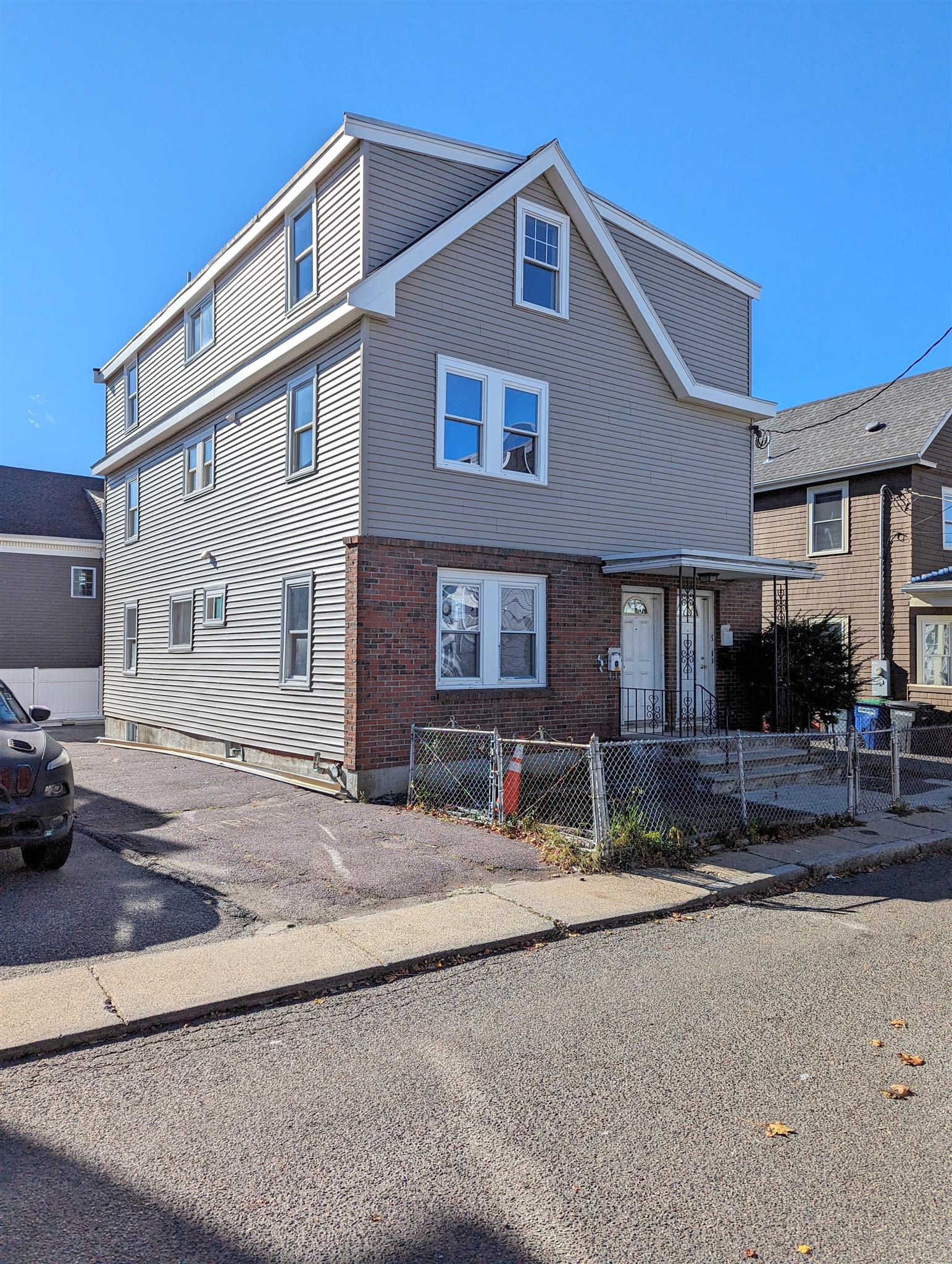 8 Fisk, Magoun Square