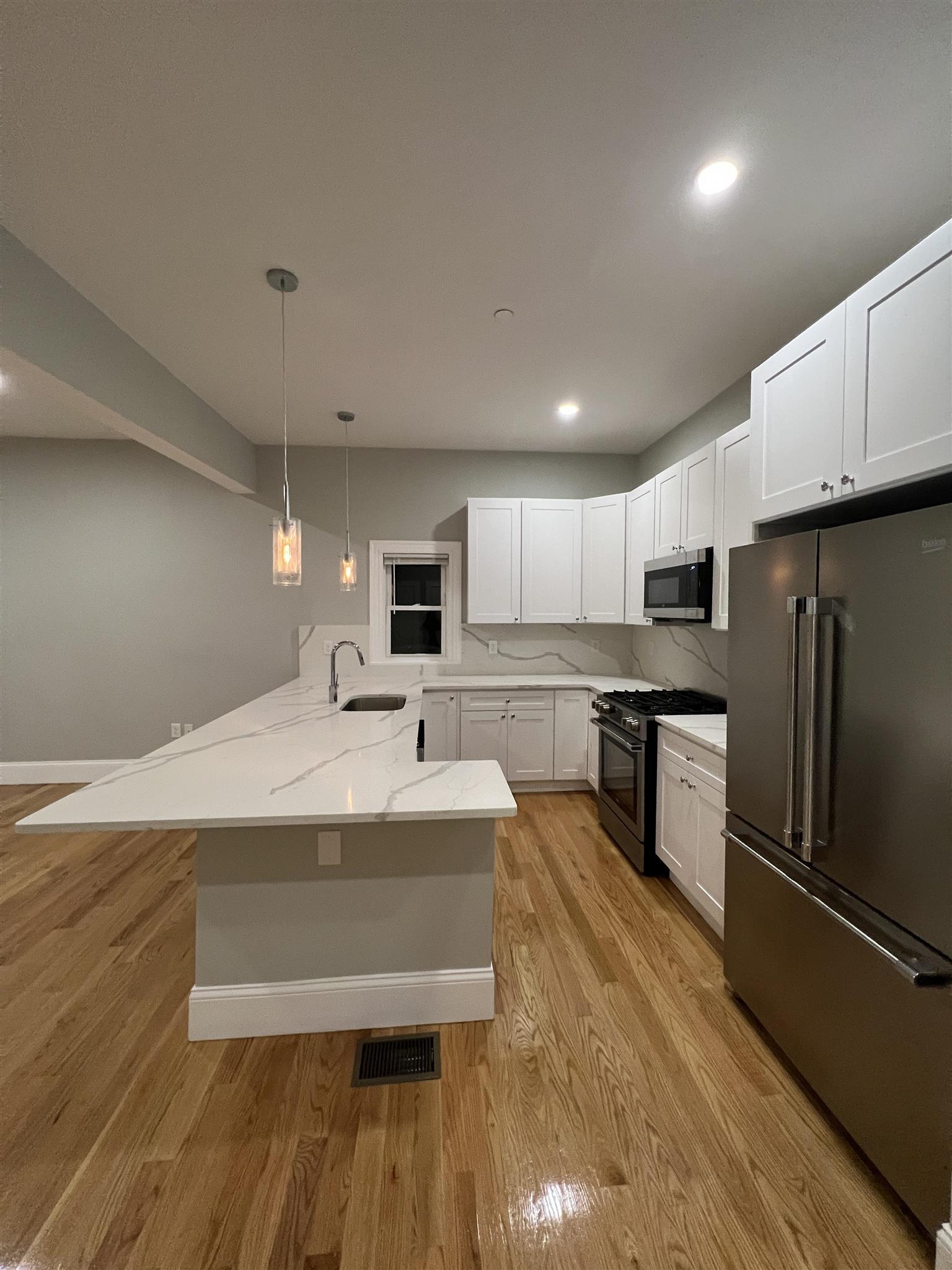 73 Pearl St, East Somerville