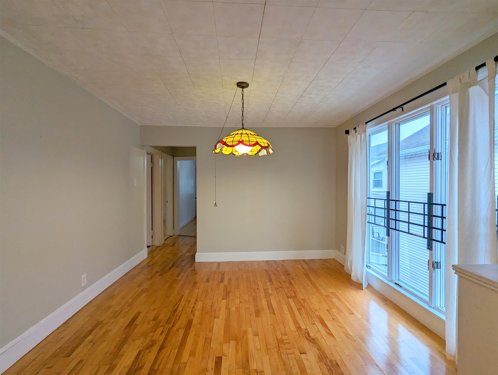 73 Woods Ave, Teele Square