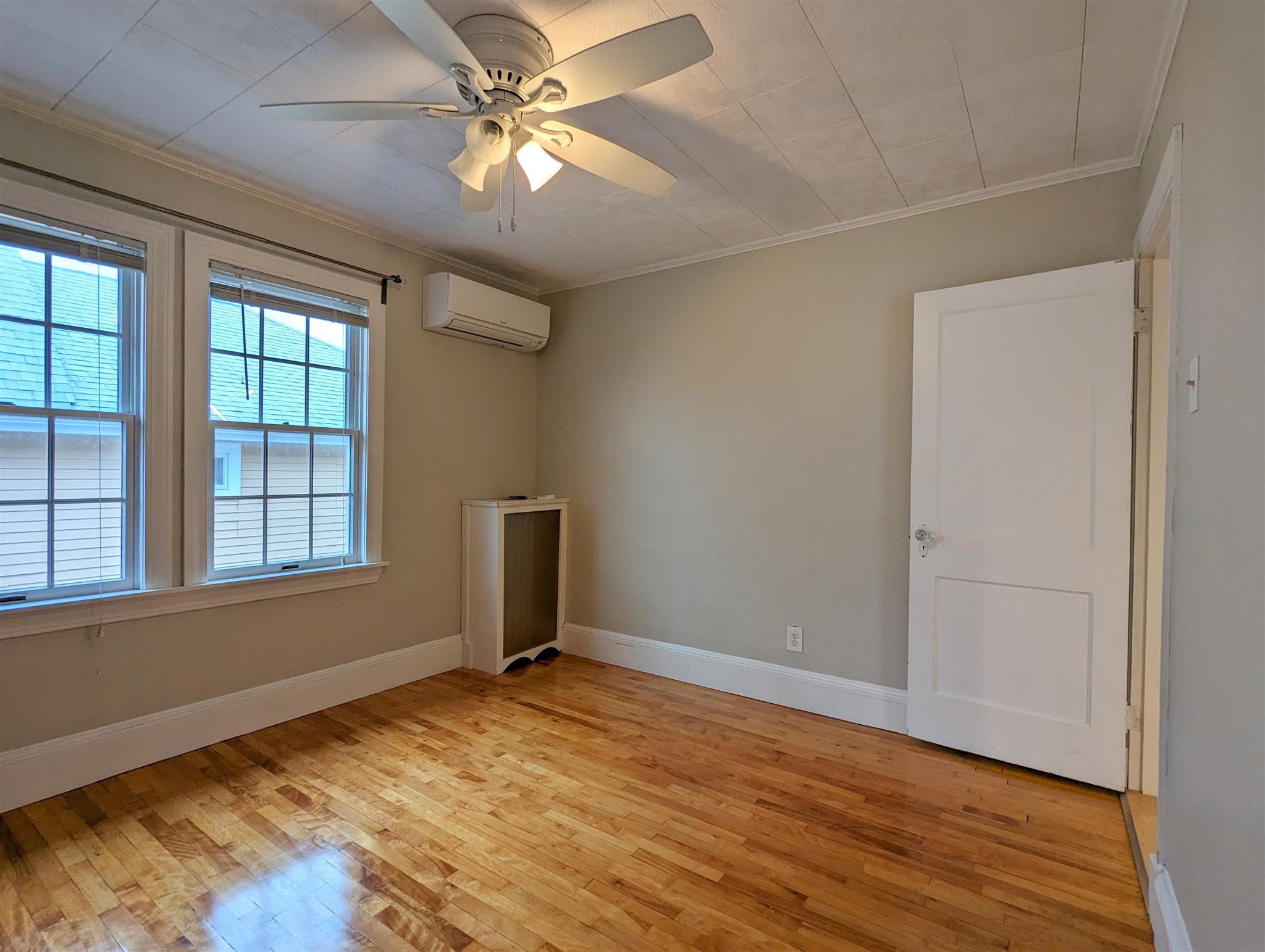 73 Woods Ave, Teele Square