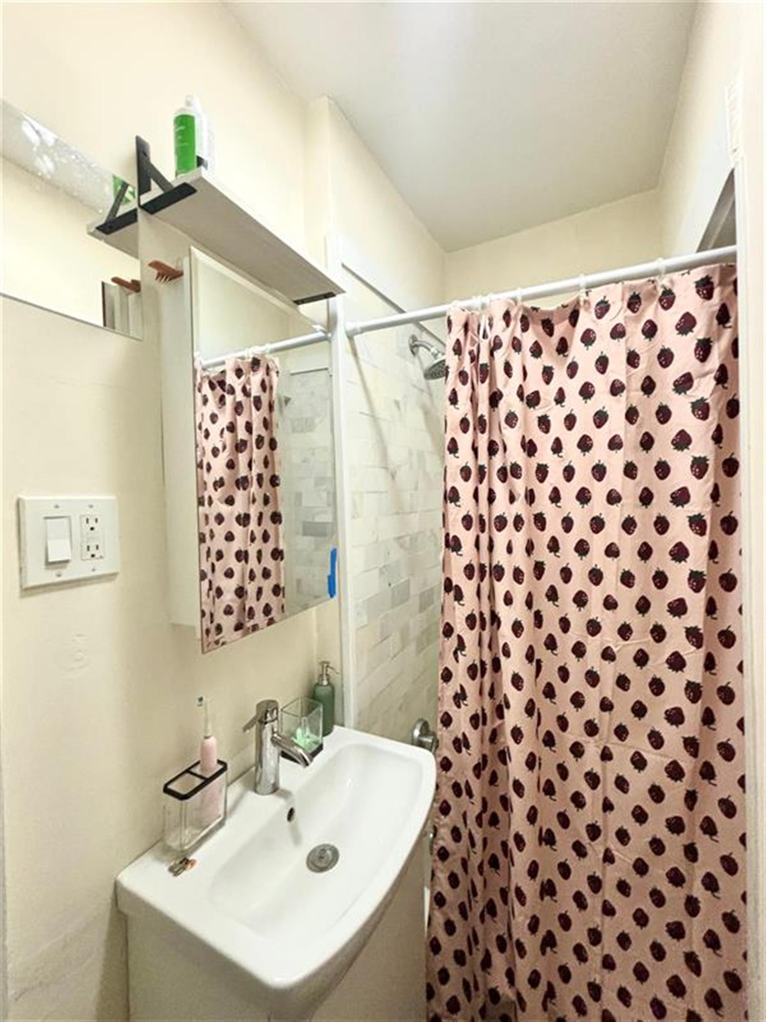 33 Harding St, East Cambridge