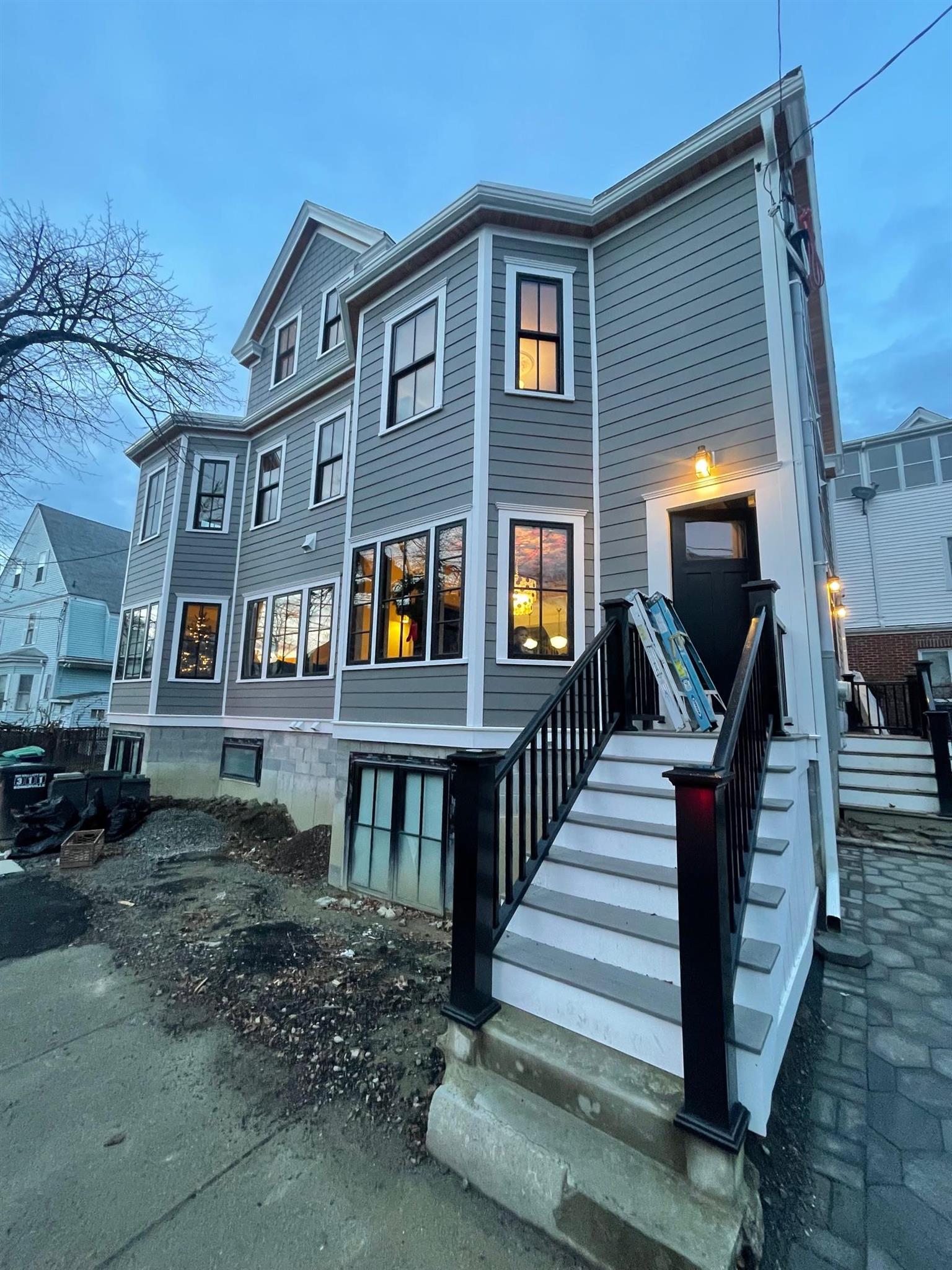 8 Charnwood Rd, Davis Square