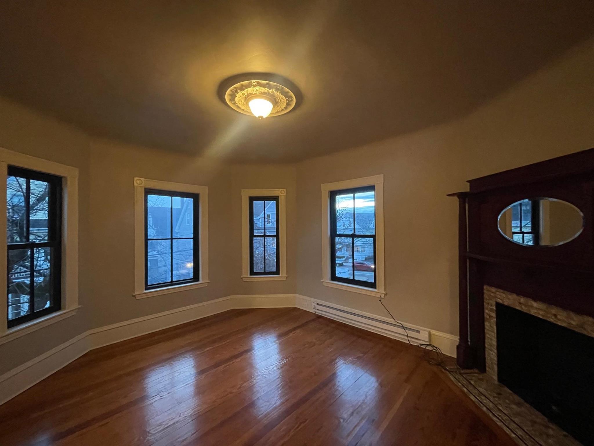 8 Charnwood Rd, Davis Square