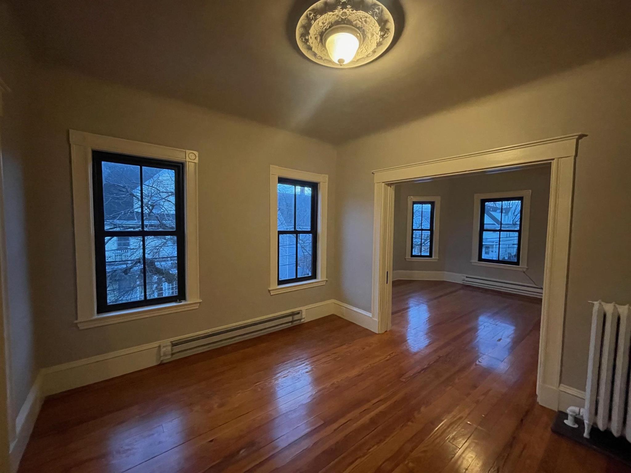 8 Charnwood, Davis Square