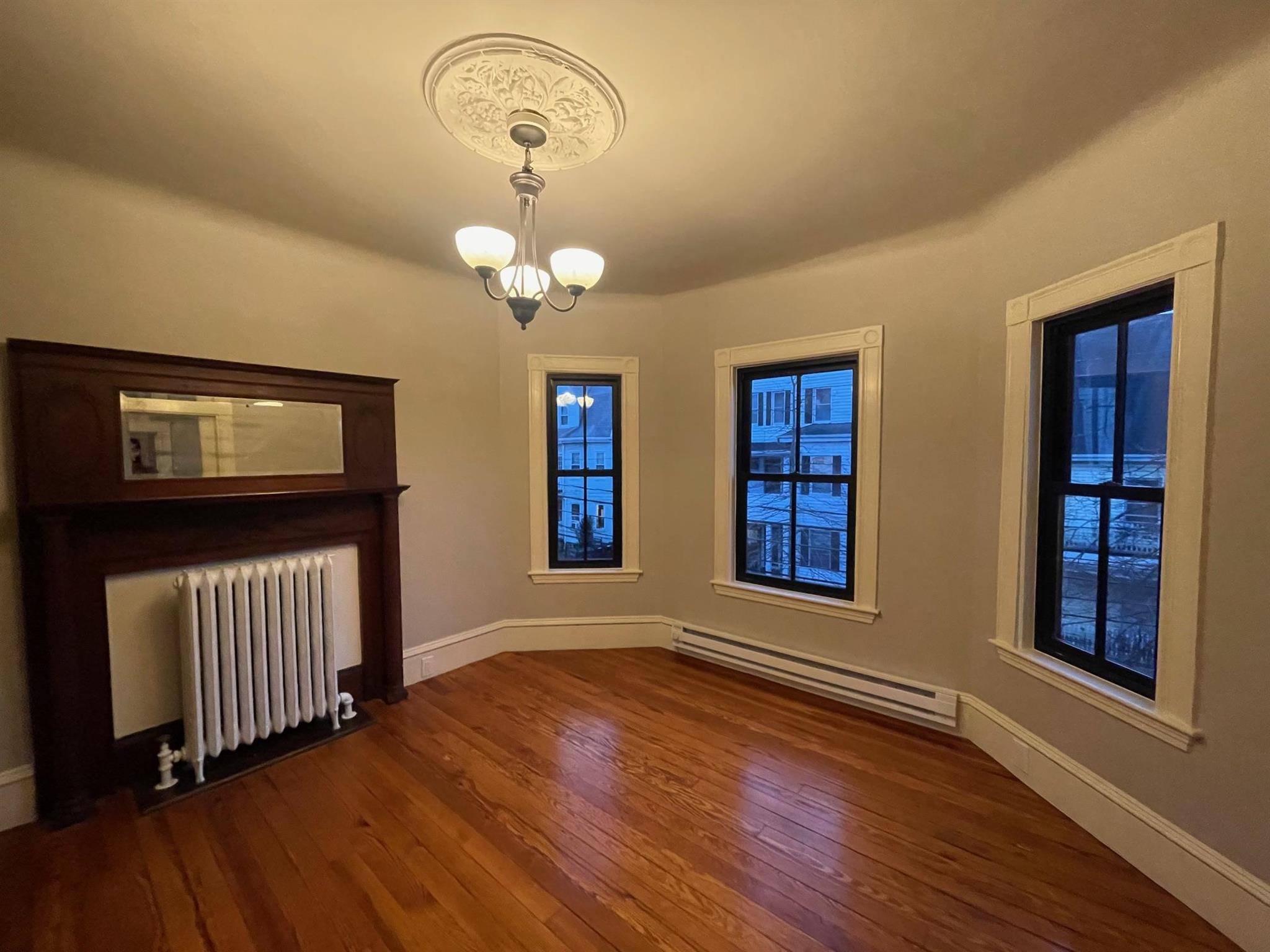 8 Charnwood, Davis Square