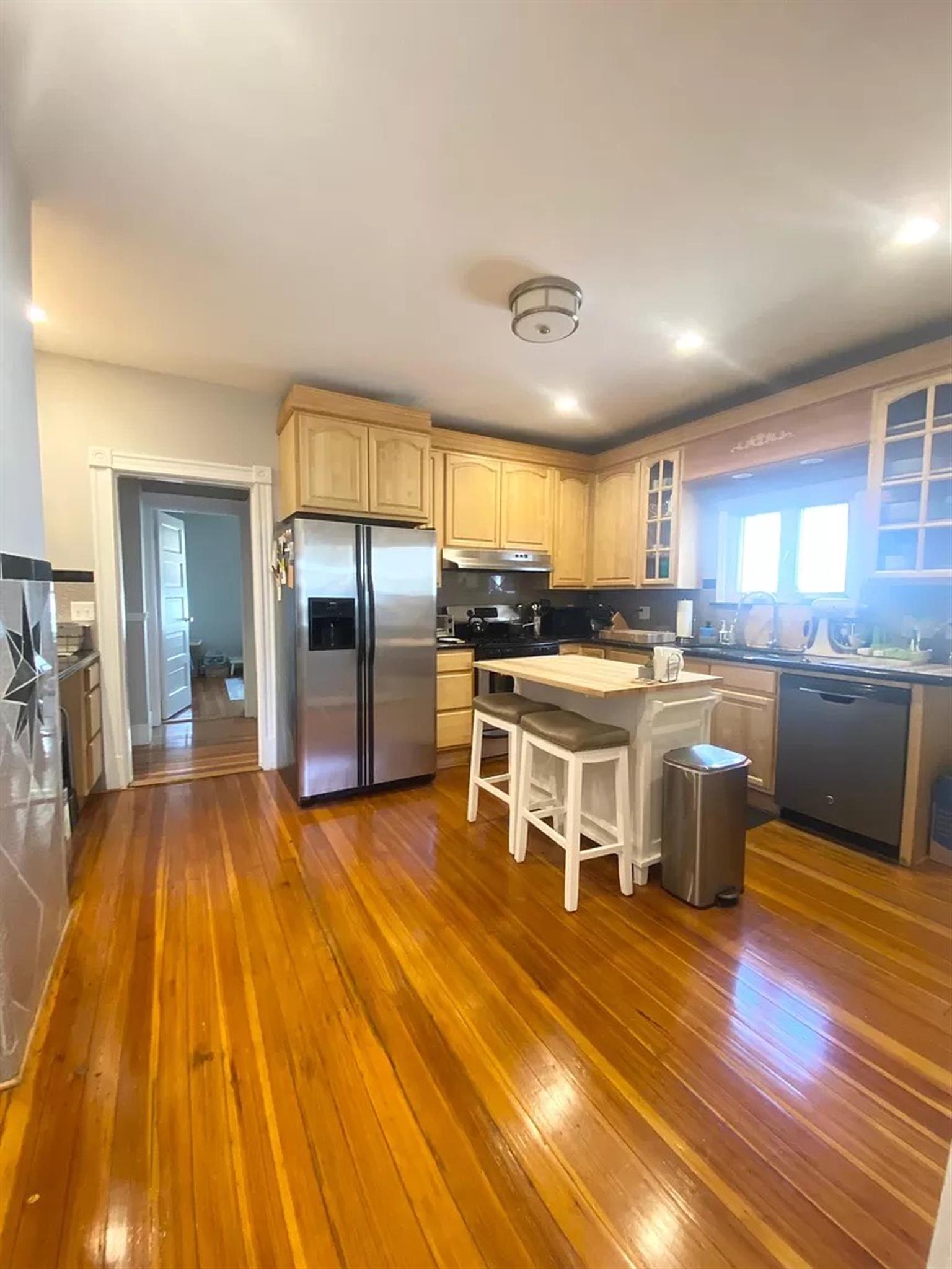 92 Medford St, Magoun Square