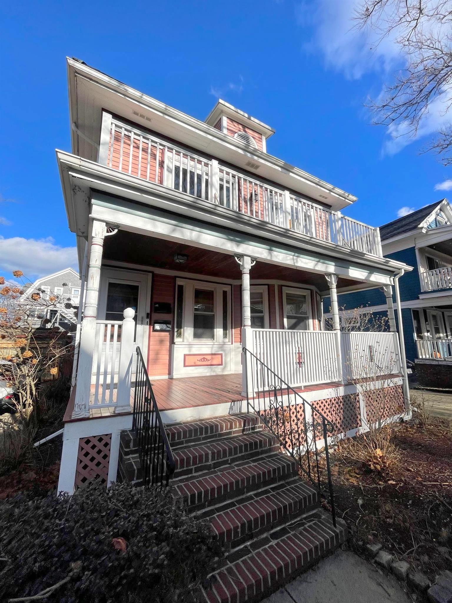 41 Walker St, Davis Square