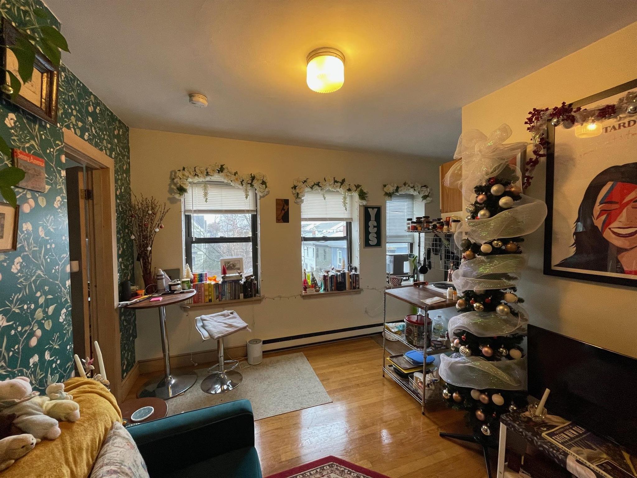 43 Ivaloo, East Somerville