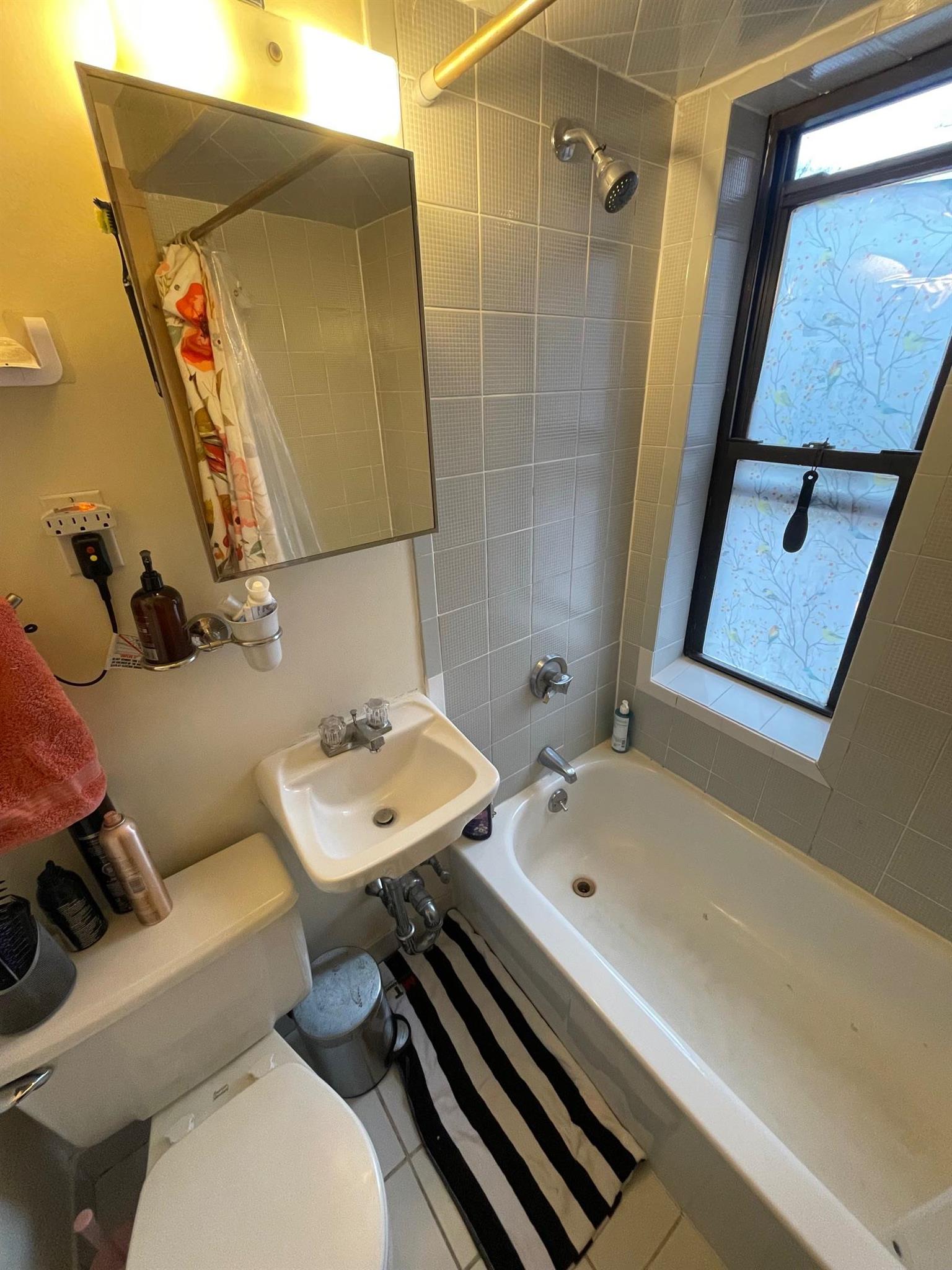 43 Ivaloo, East Somerville