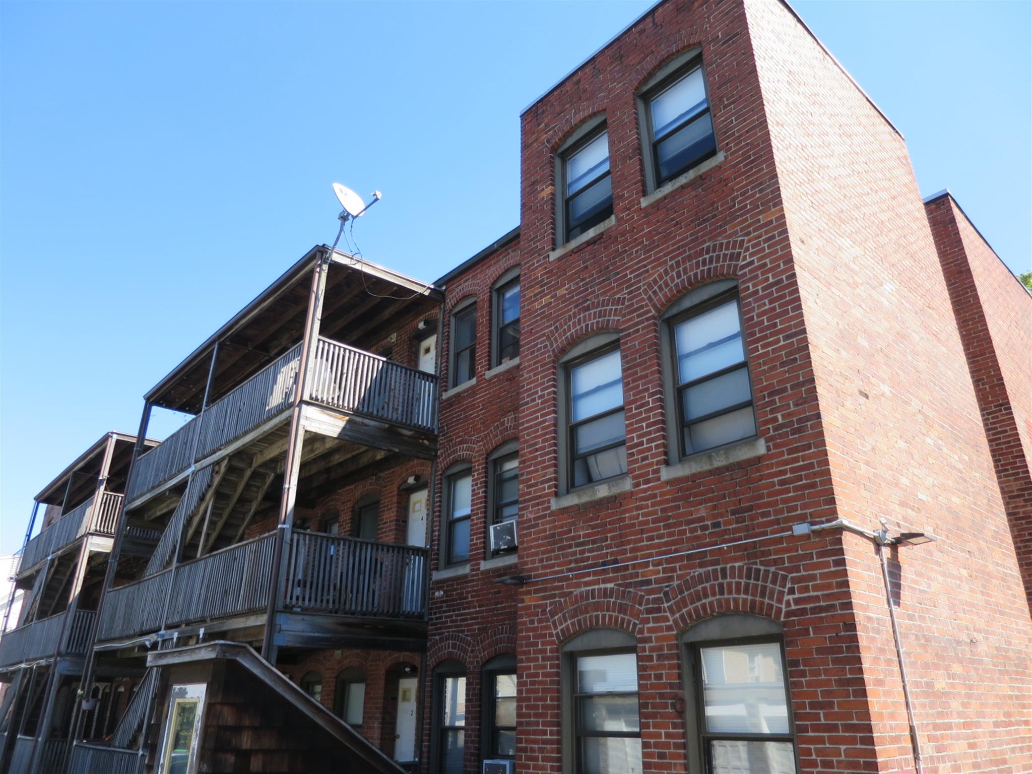 43 Ivaloo, East Somerville