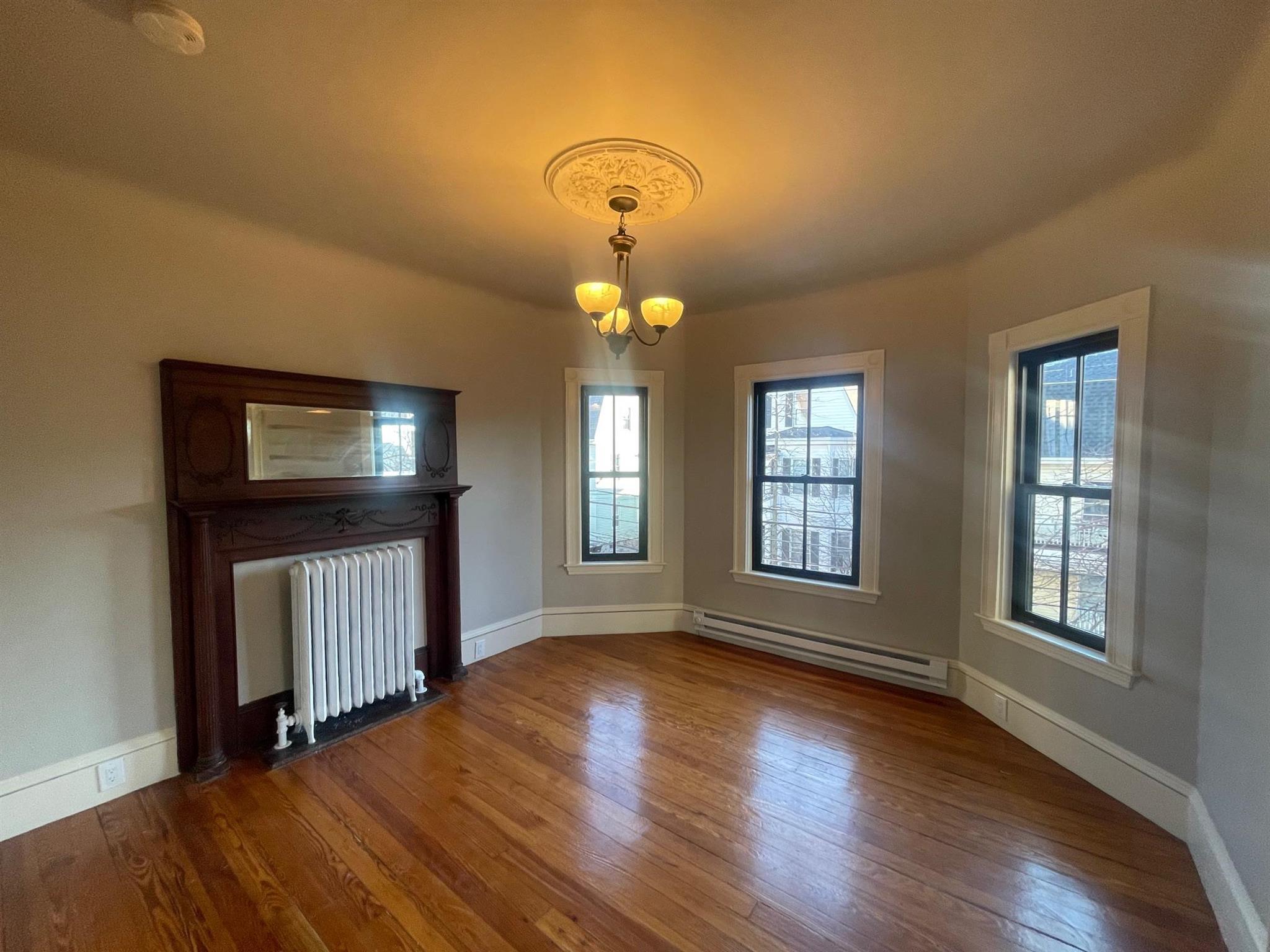 8 Charnwood Rd, Davis Square