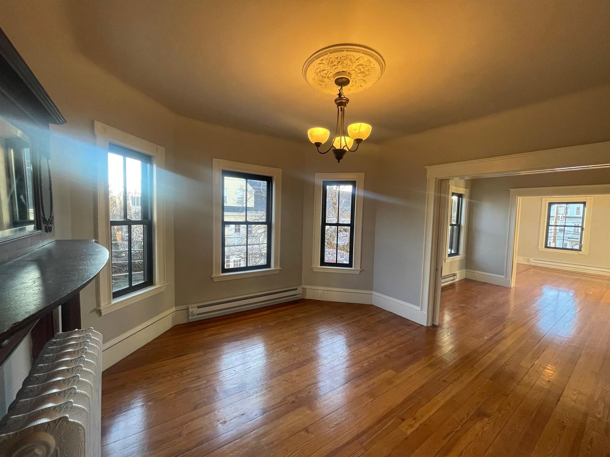 8 Charnwood Rd, Davis Square