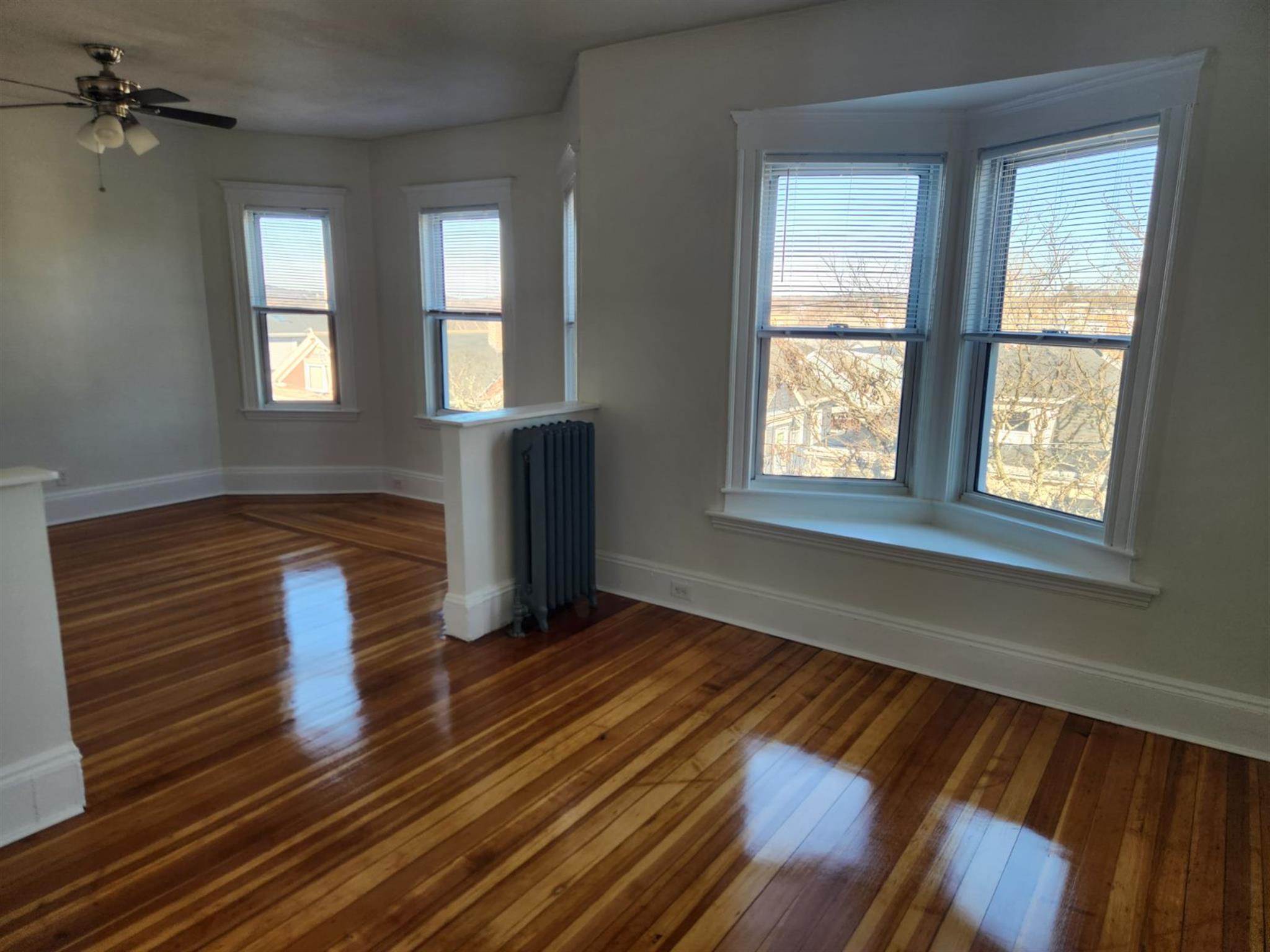 42 Belknap St, West Somerville