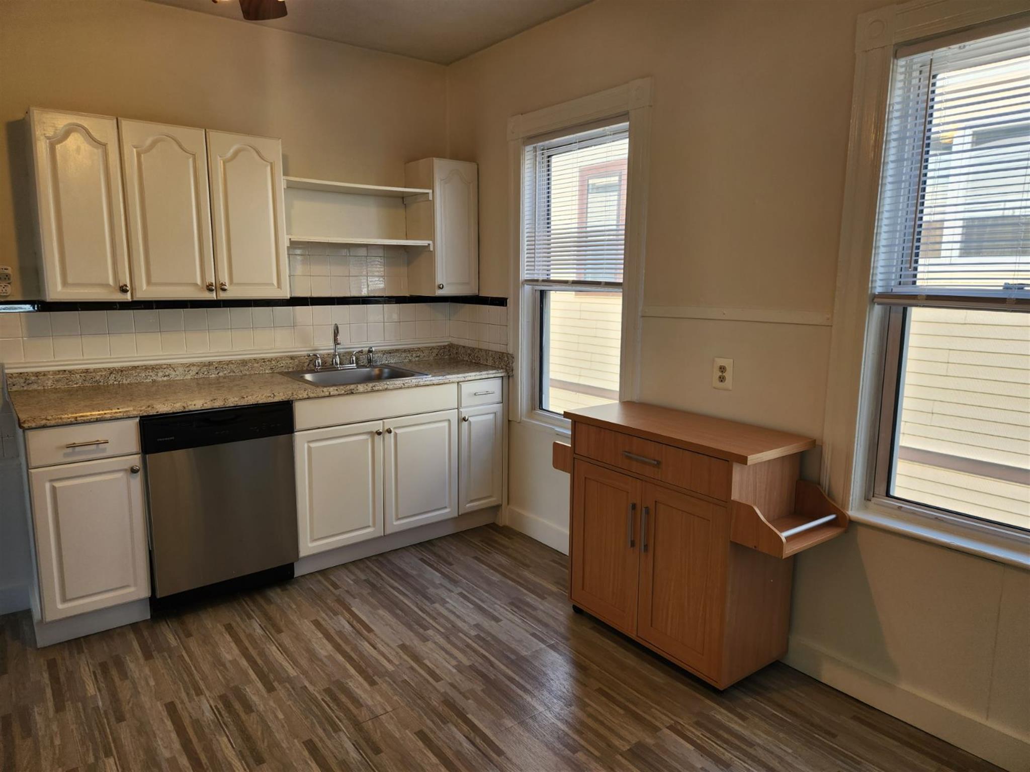 42 Belknap St, West Somerville