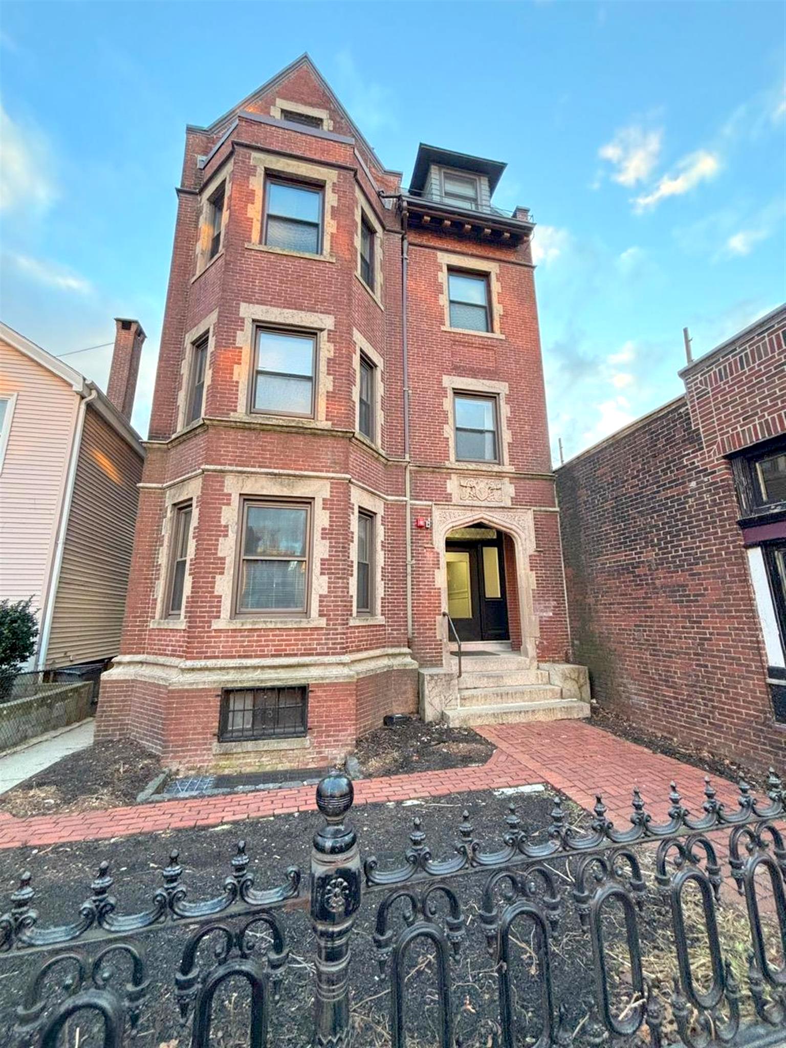 900 Massachusetts Ave, Central Square