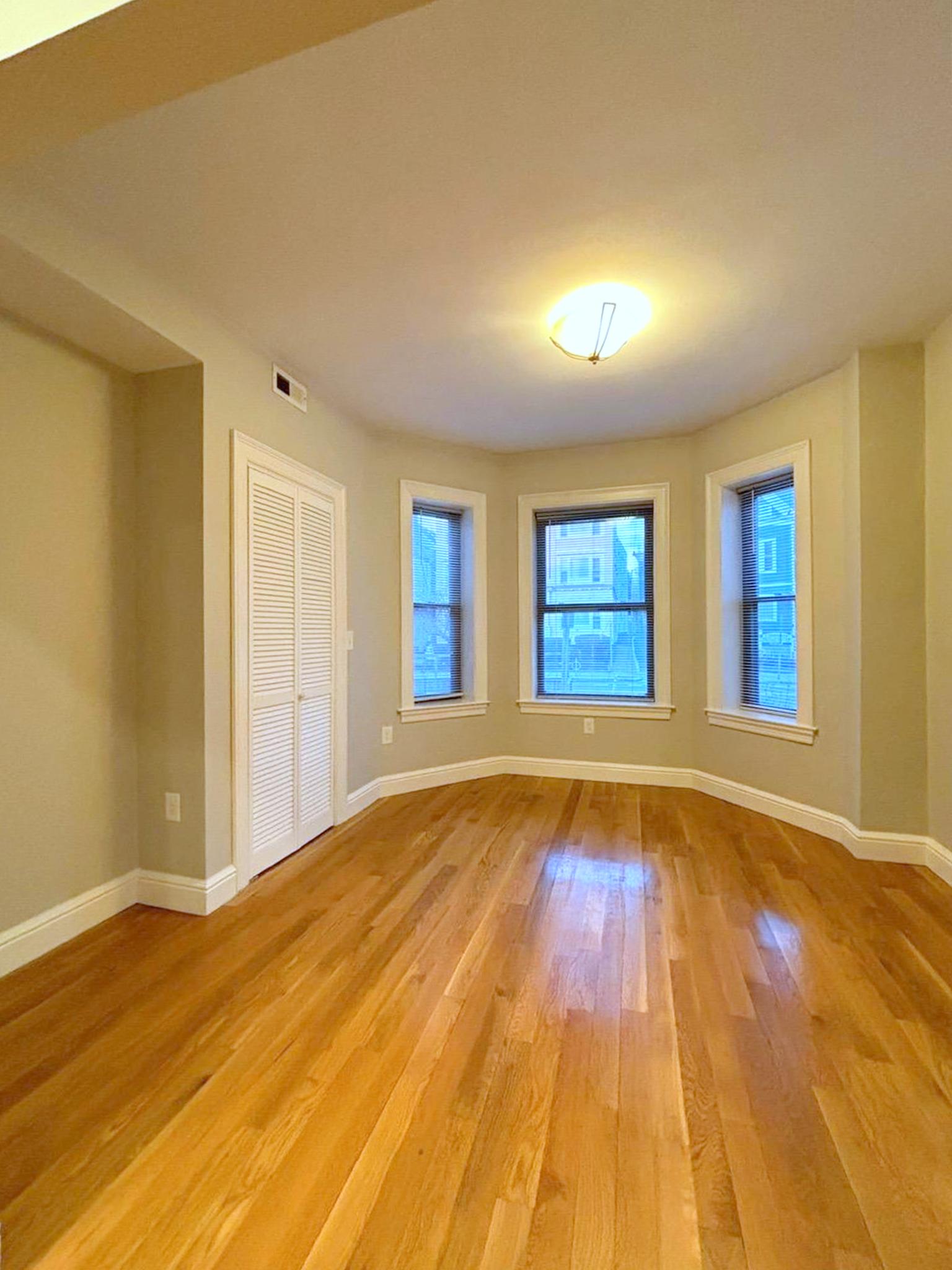 900 Massachusetts Ave, Central Square