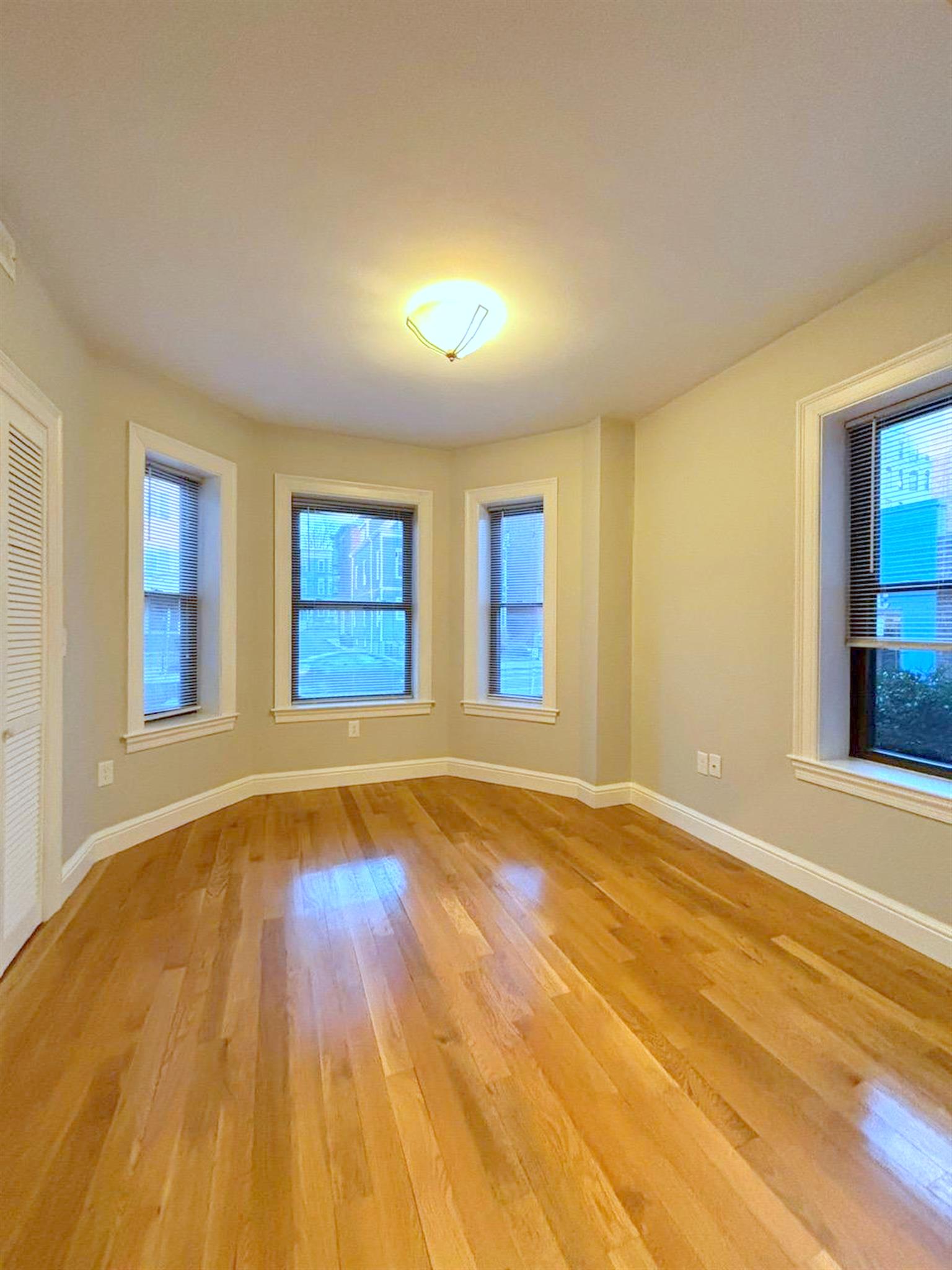 900 Massachusetts Ave, Central Square