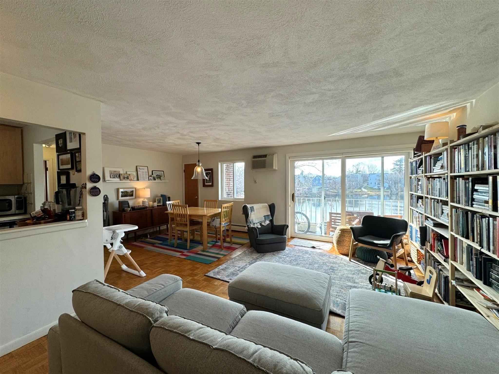 18 Hamilton Rd, Arlington