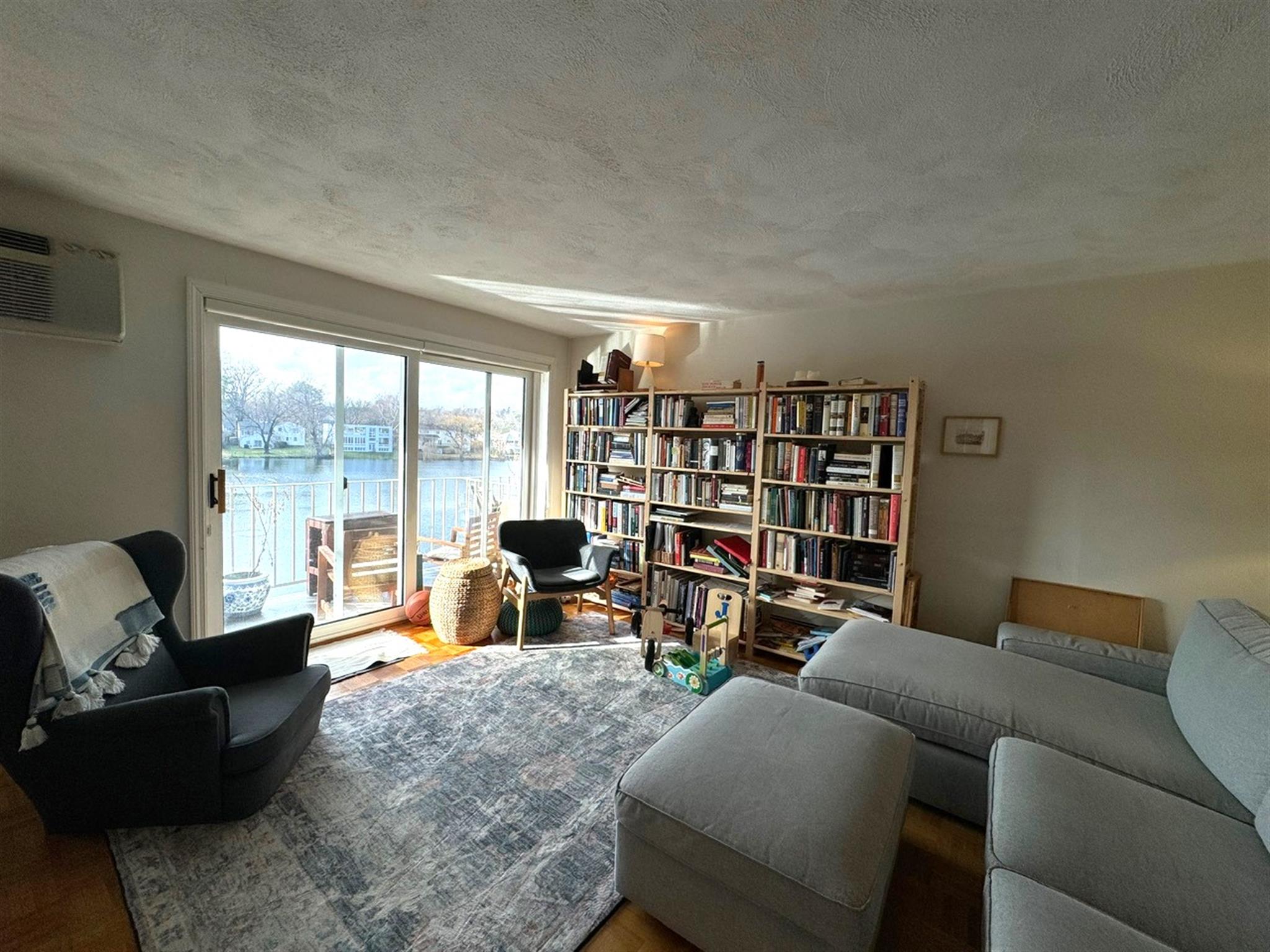 18 Hamilton Rd, Arlington