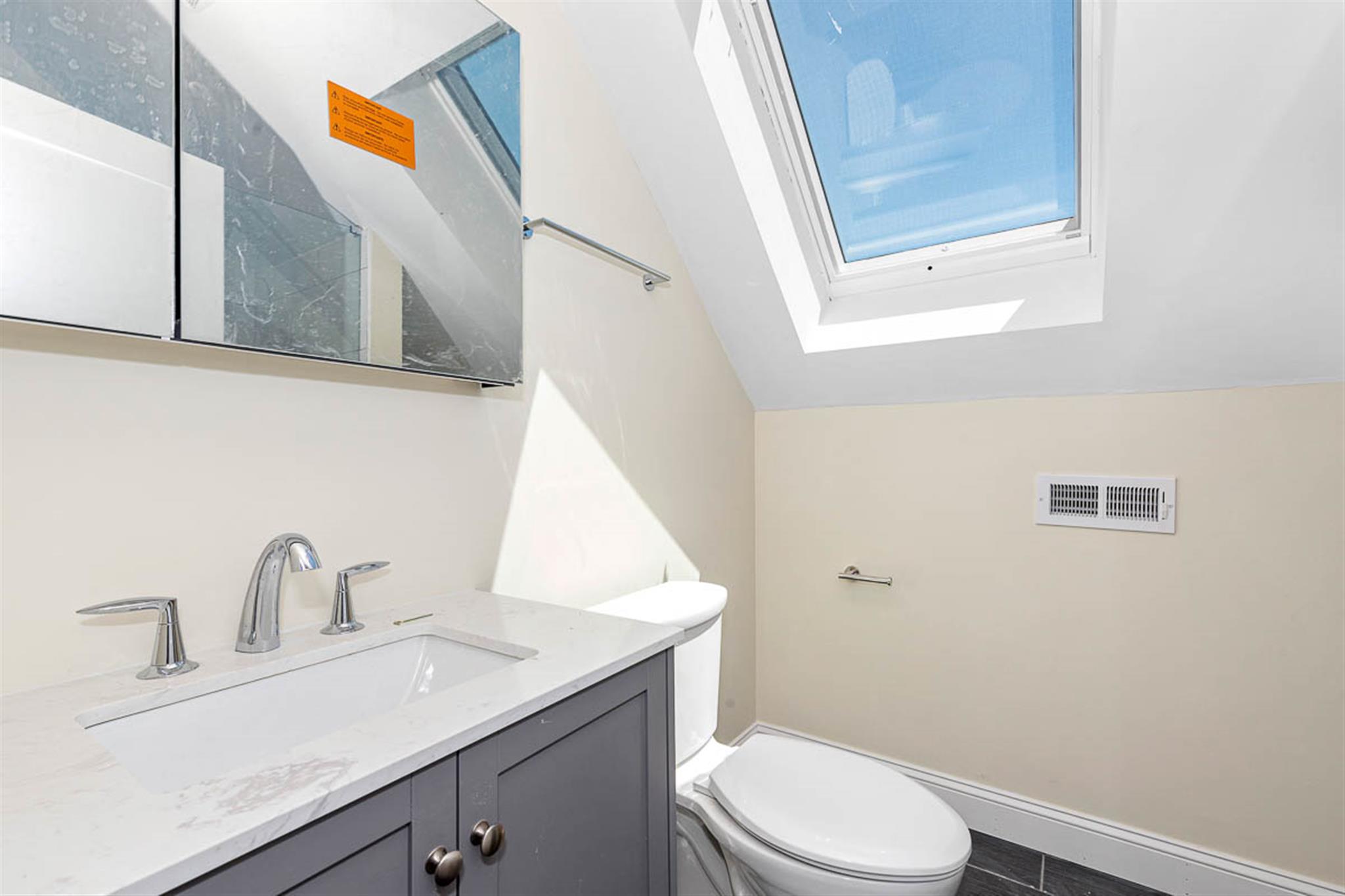 72 Stanley Ave, South Medford