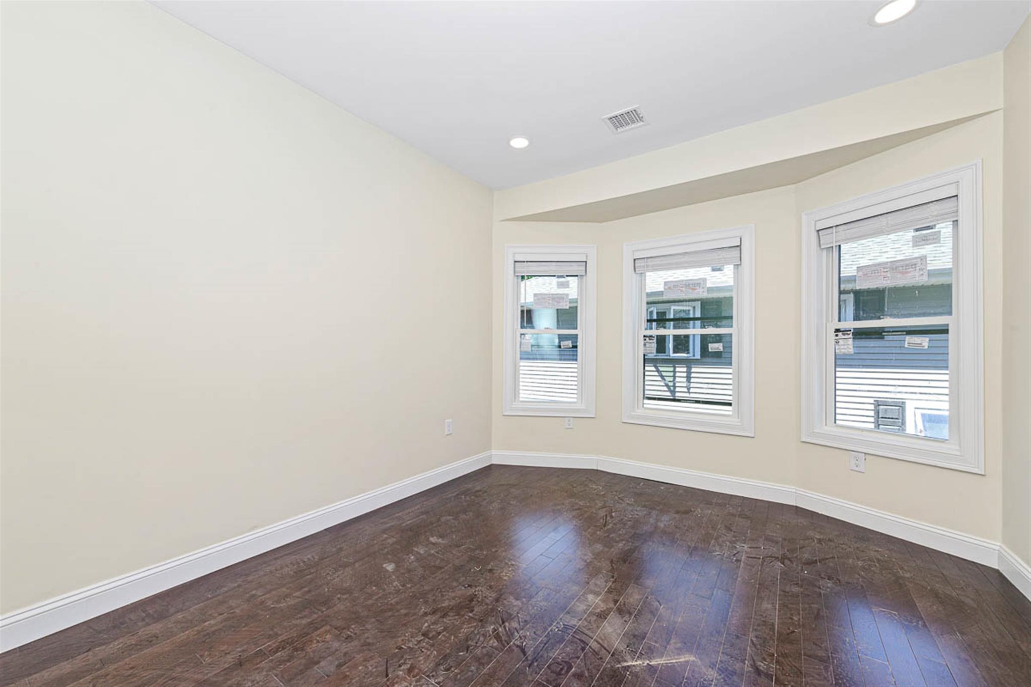 72 Stanley Ave, South Medford