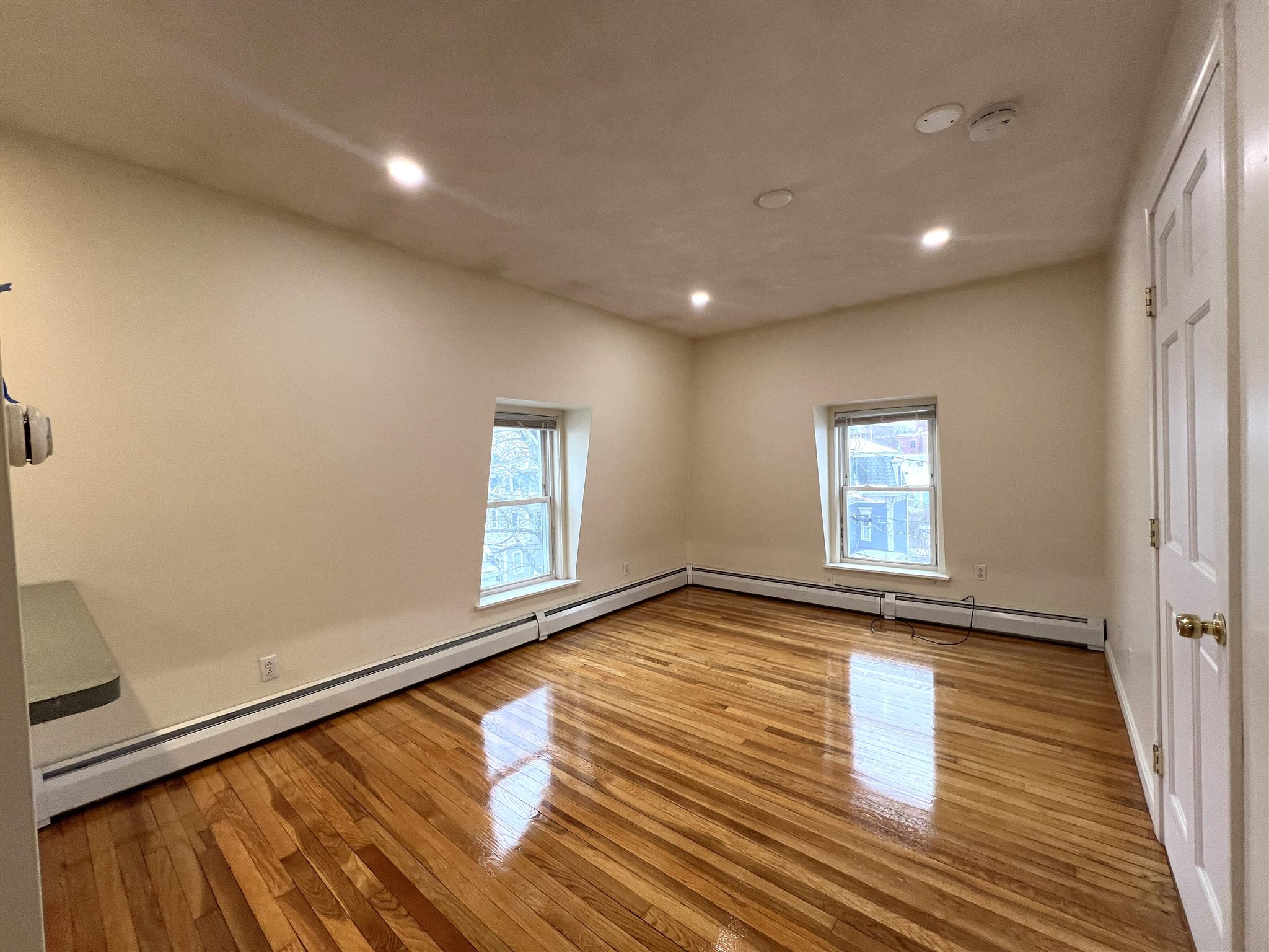 15 Howe St, Magoun Square