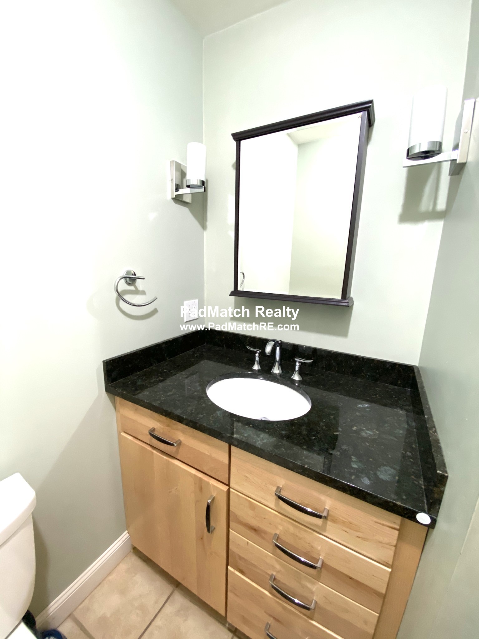 328 Commercial St, North End