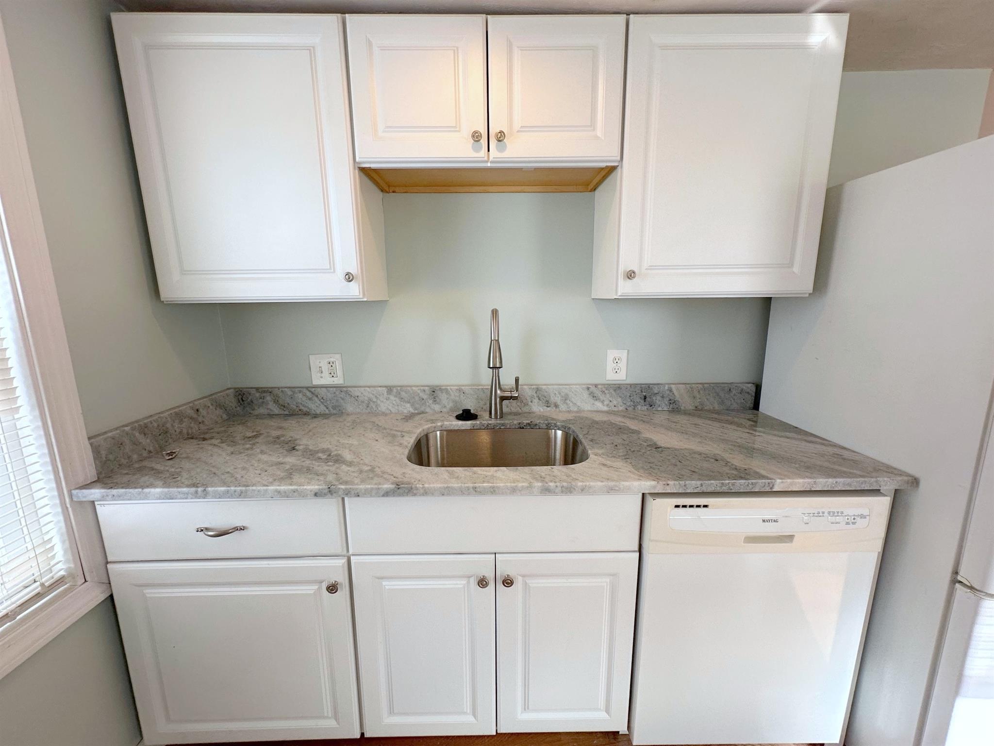 270 Park St, Medford Hillside