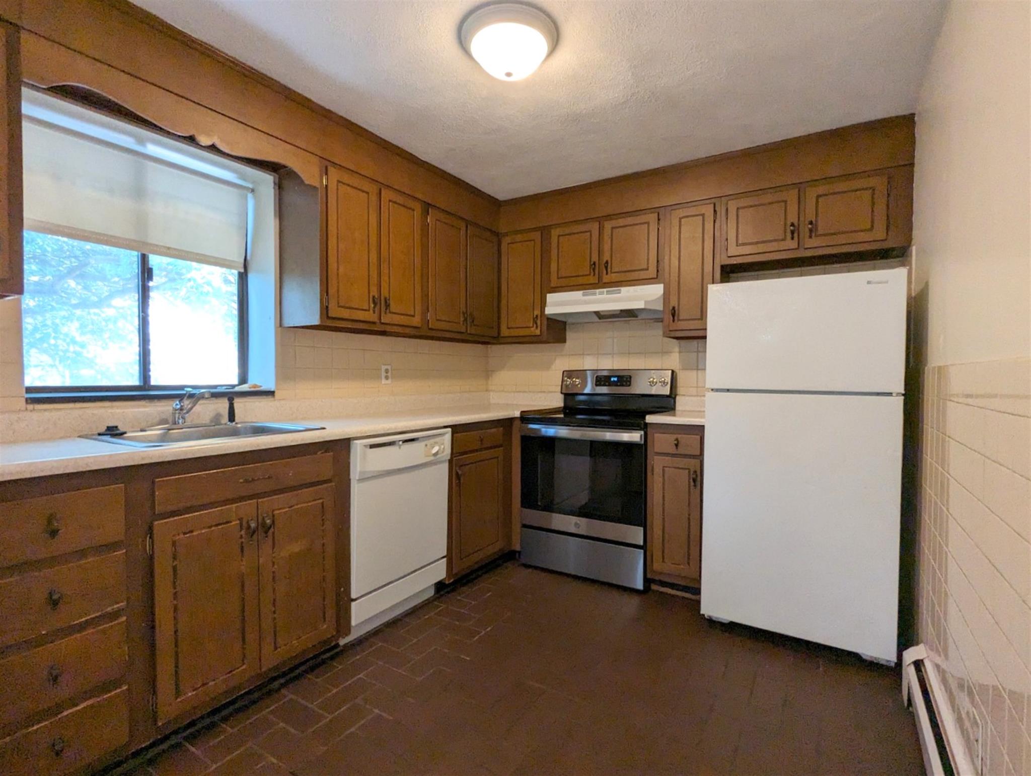 86 Newbury St, Teele Square