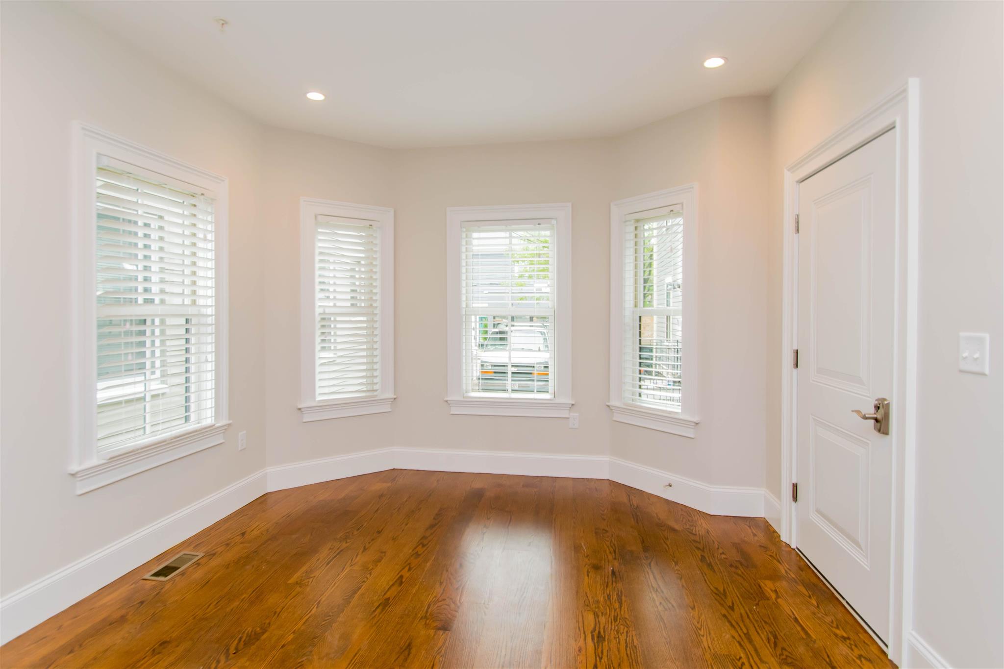 124 Columbia St, Central Square