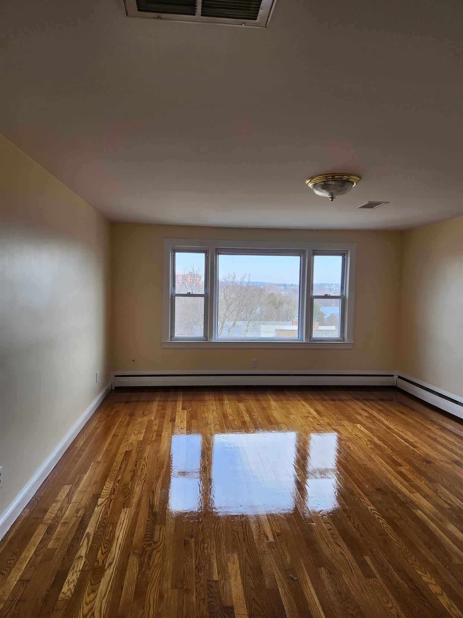 98 Moreland St, Magoun Square