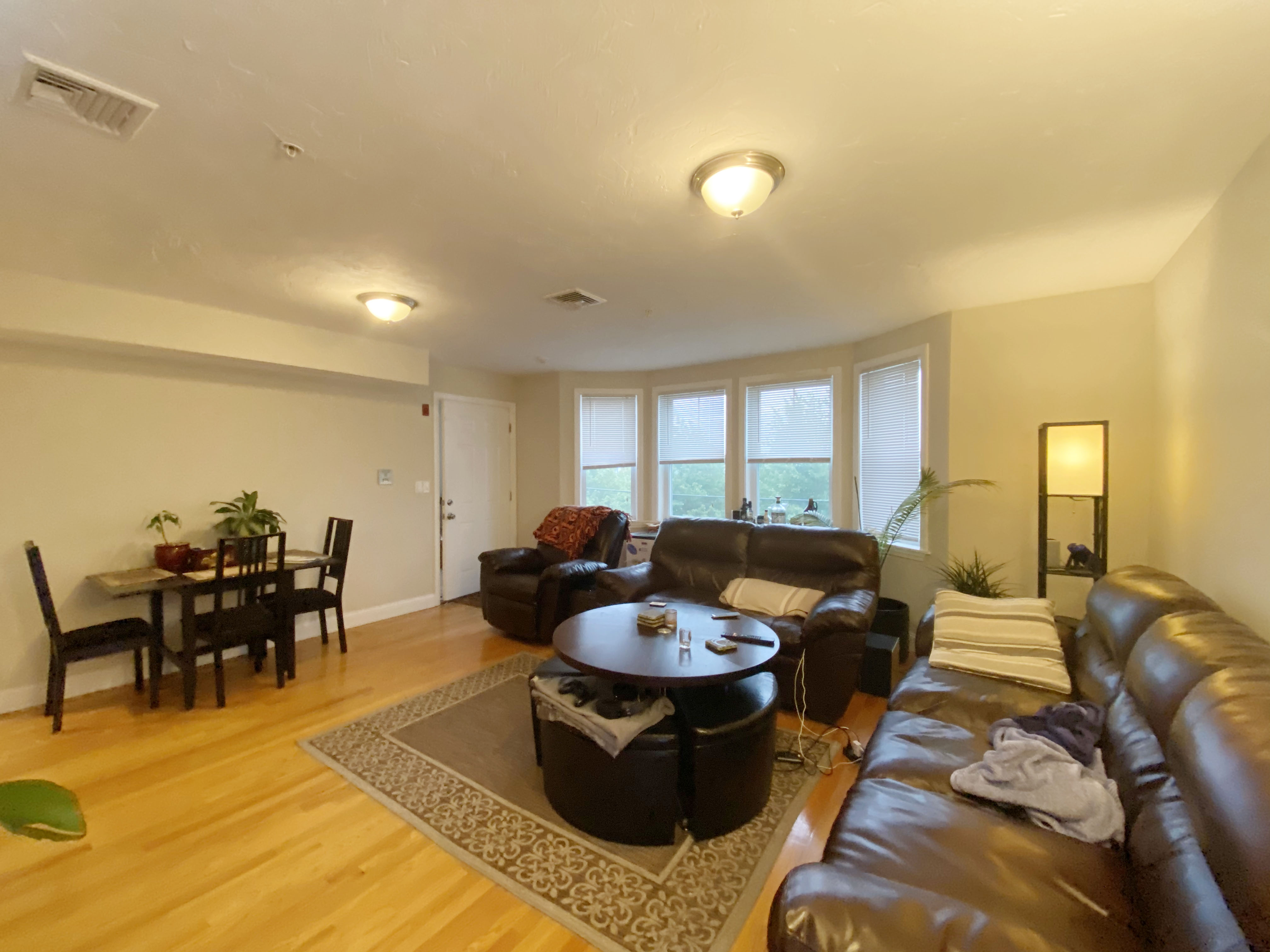 328 Bremen St, East Boston