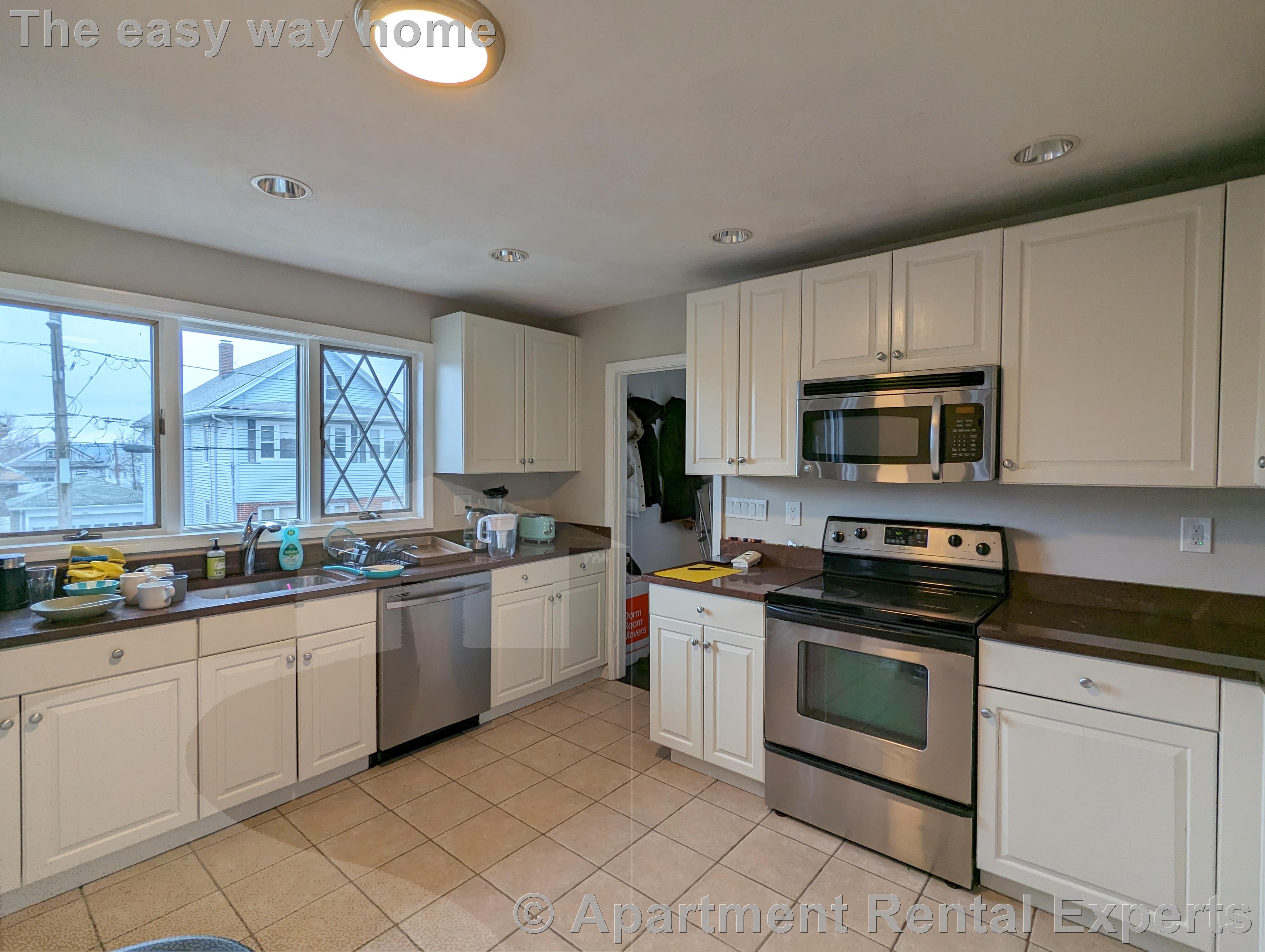 59 Sunset Rd, West Somerville