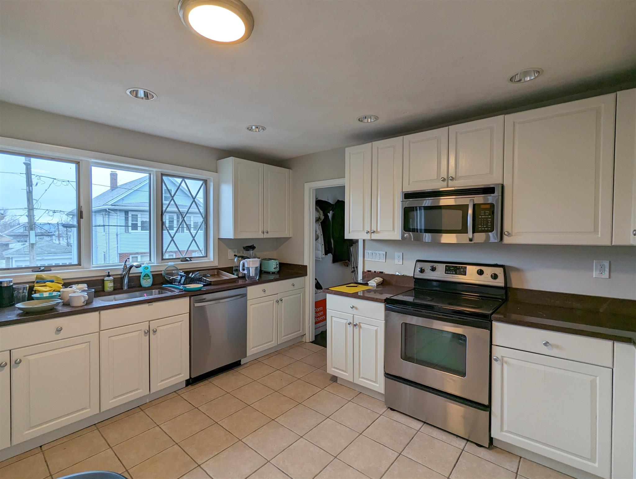 59 Sunset Rd, West Somerville