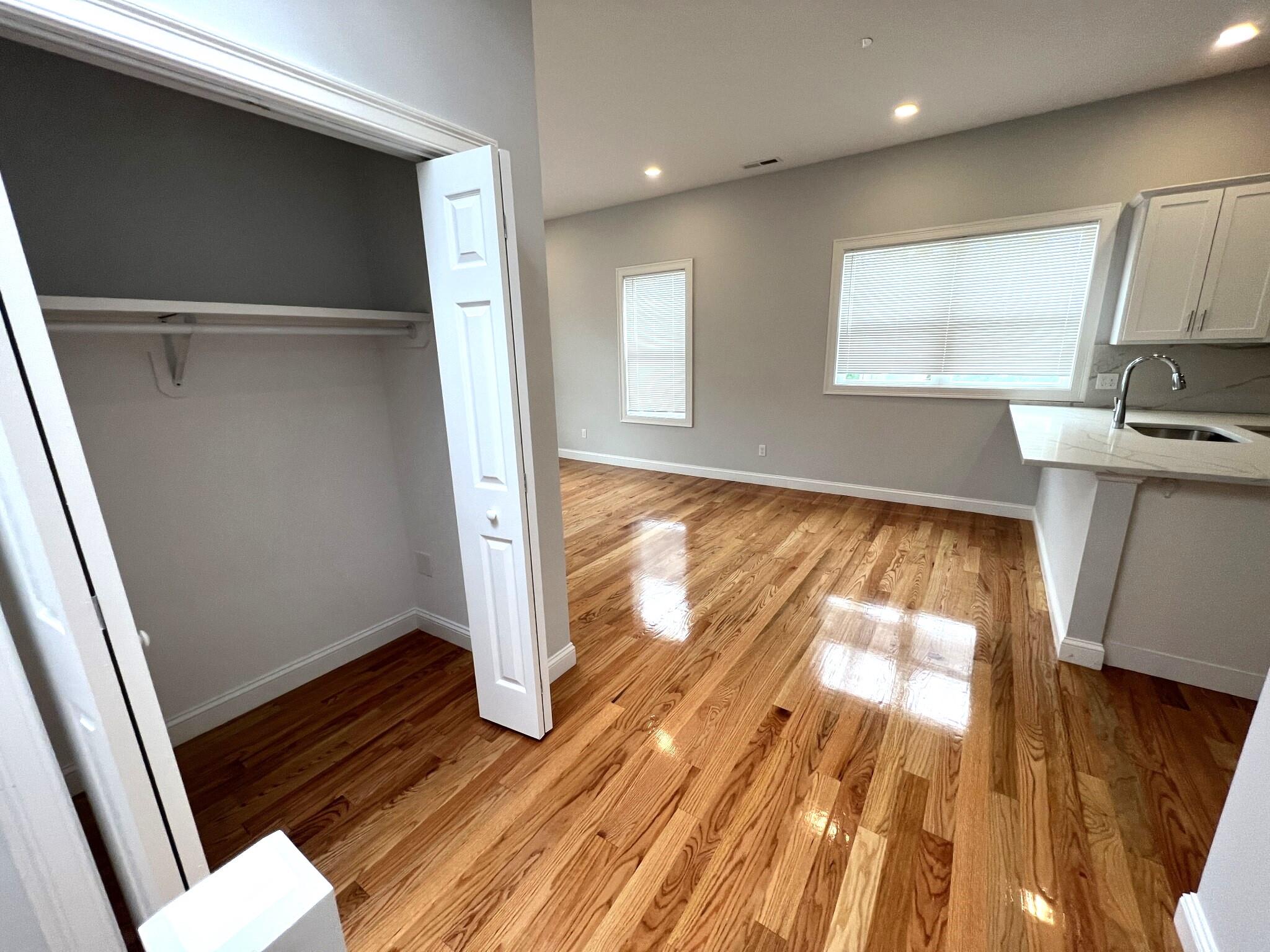 126 Cross St, East Somerville