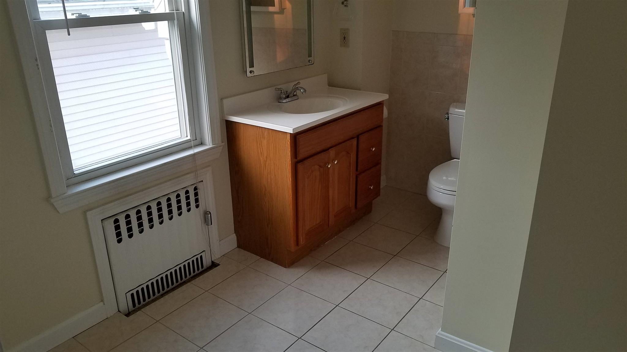 586 Main St, South Medford