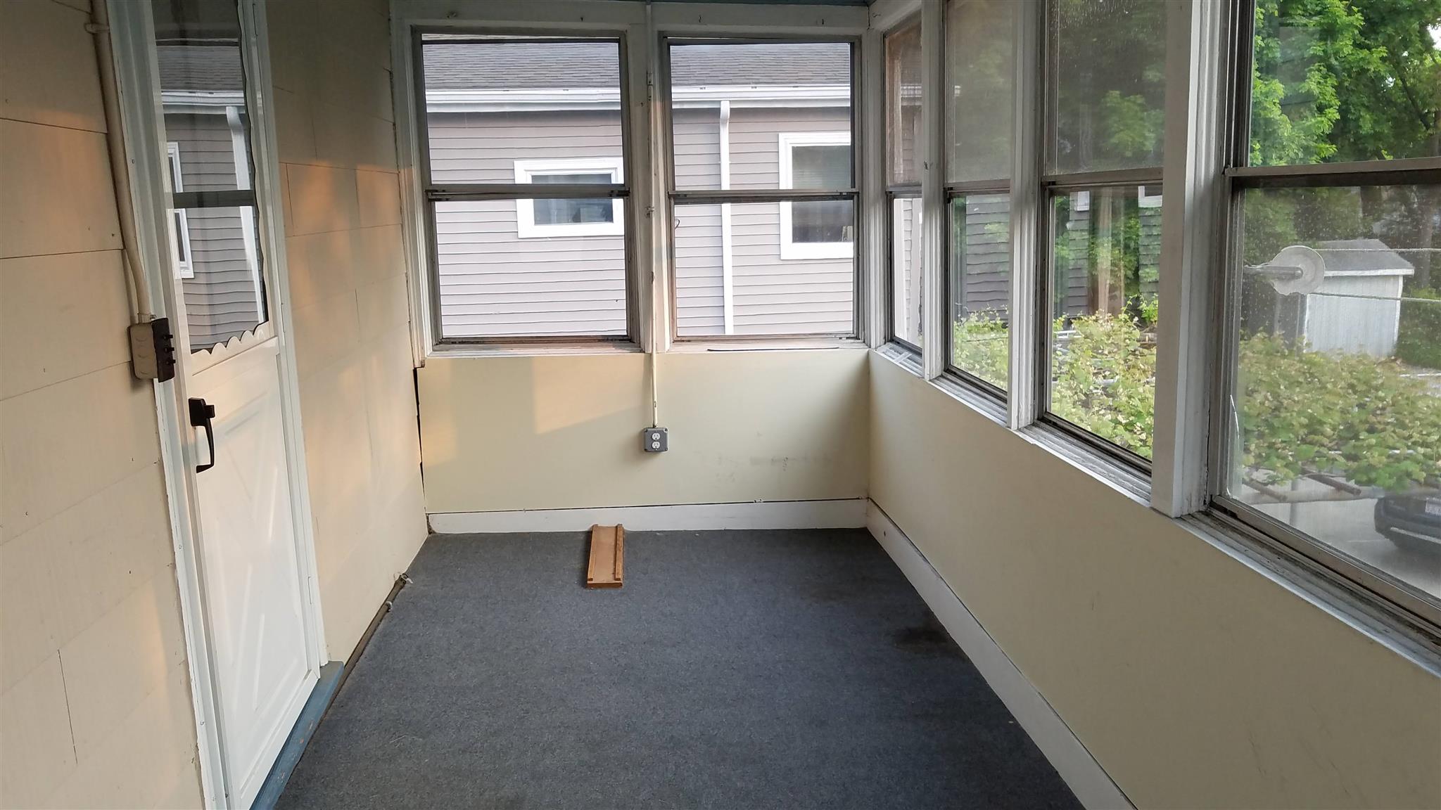 586 Main St, South Medford