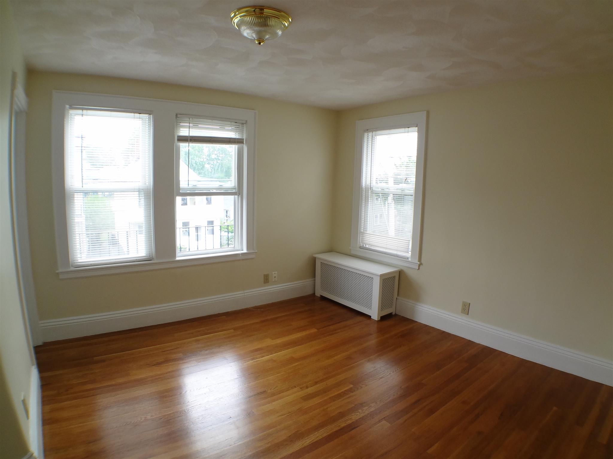 586 Main St, South Medford