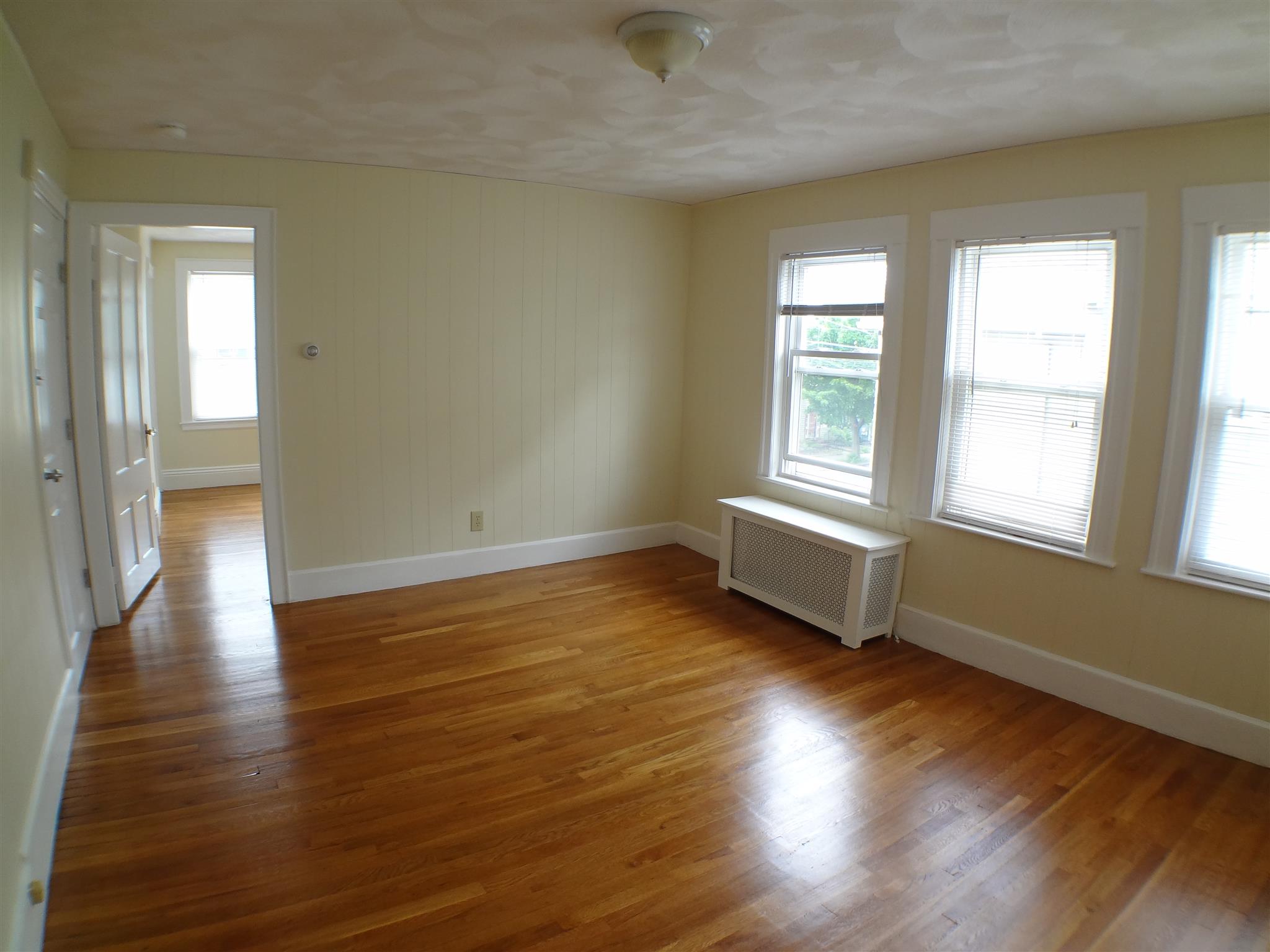 586 Main St, South Medford