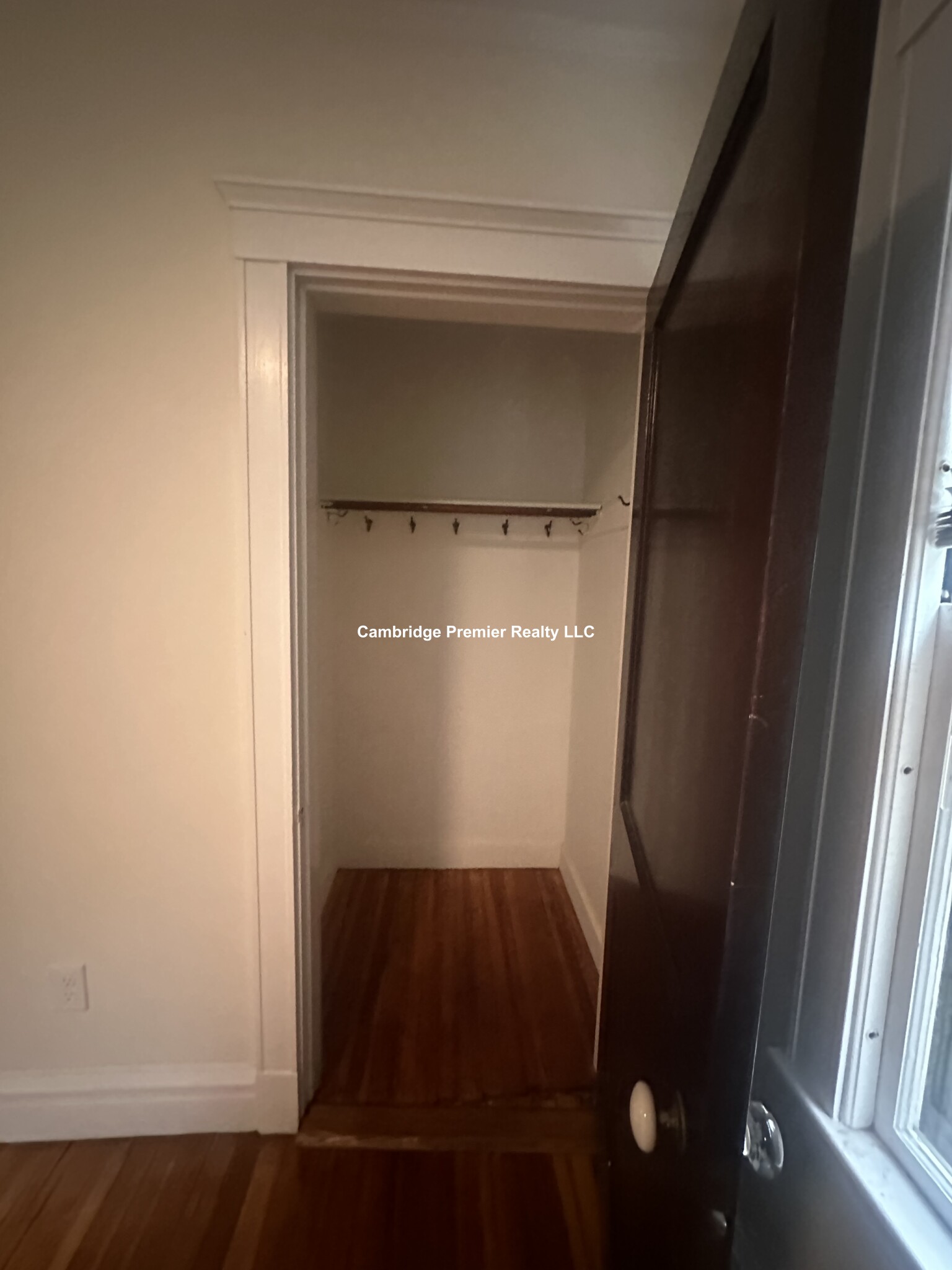 33 Concord Ave, Neighborhood Nine