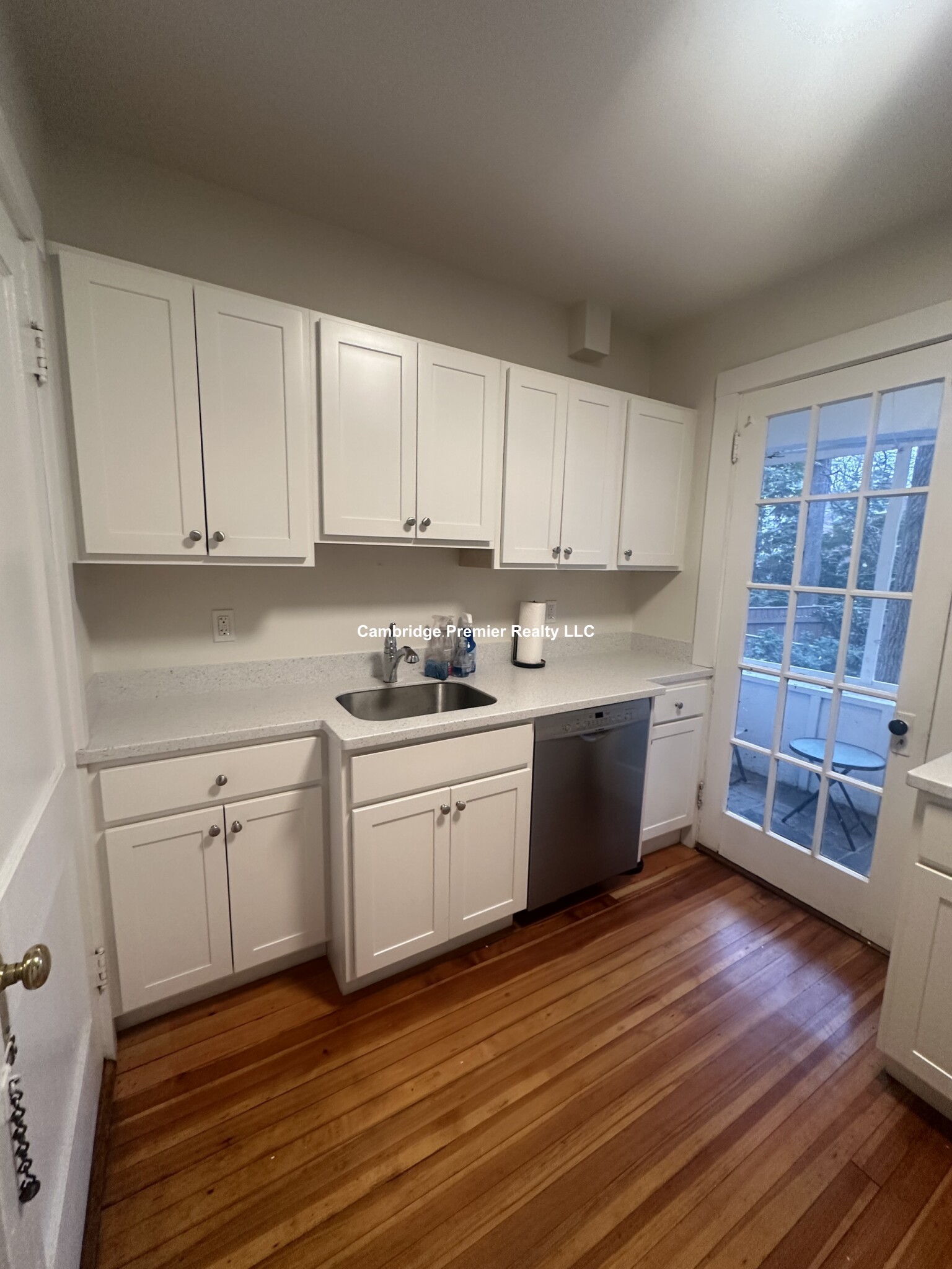 33 Concord Ave, Neighborhood Nine