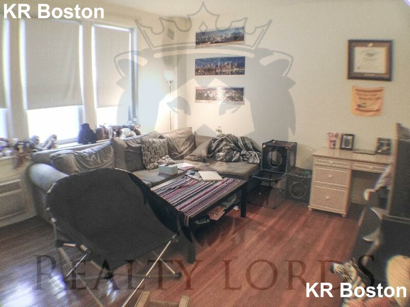 33 Lancaster Ter, Washington Square