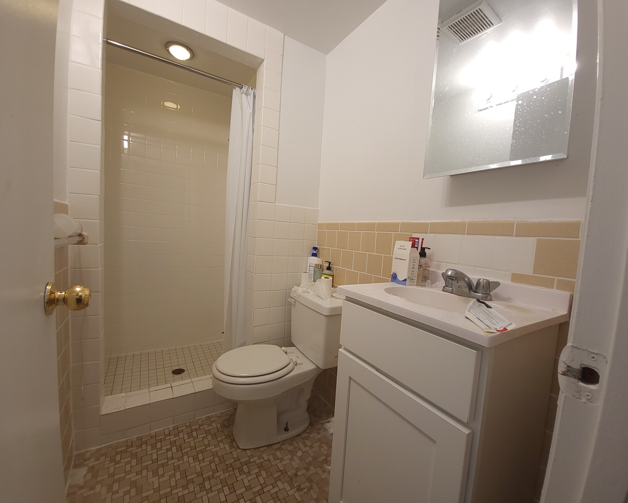 33 Lancaster Ter, Washington Square