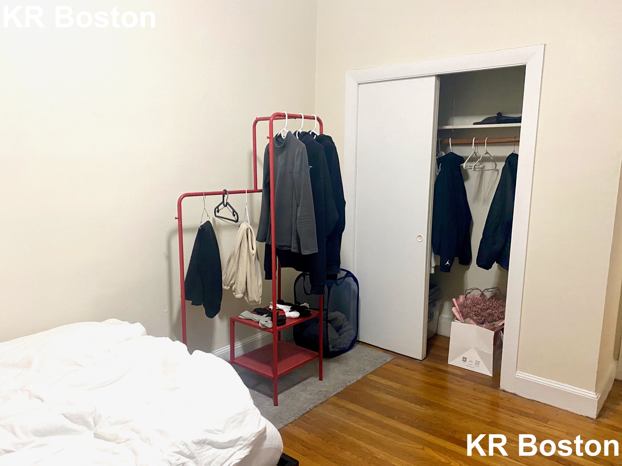 48 Lancaster Ter, Washington Square