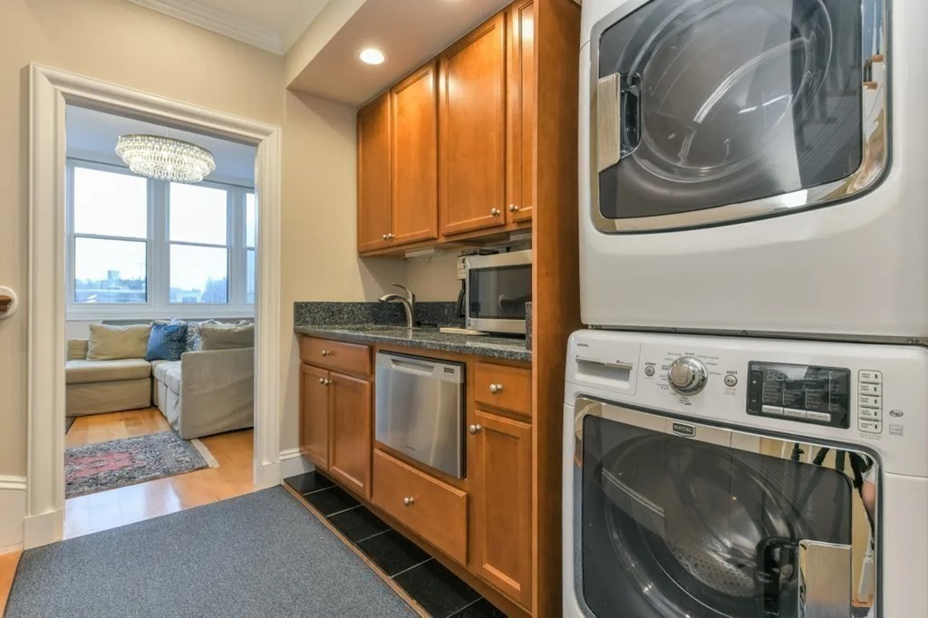 214 Beacon St, Back Bay