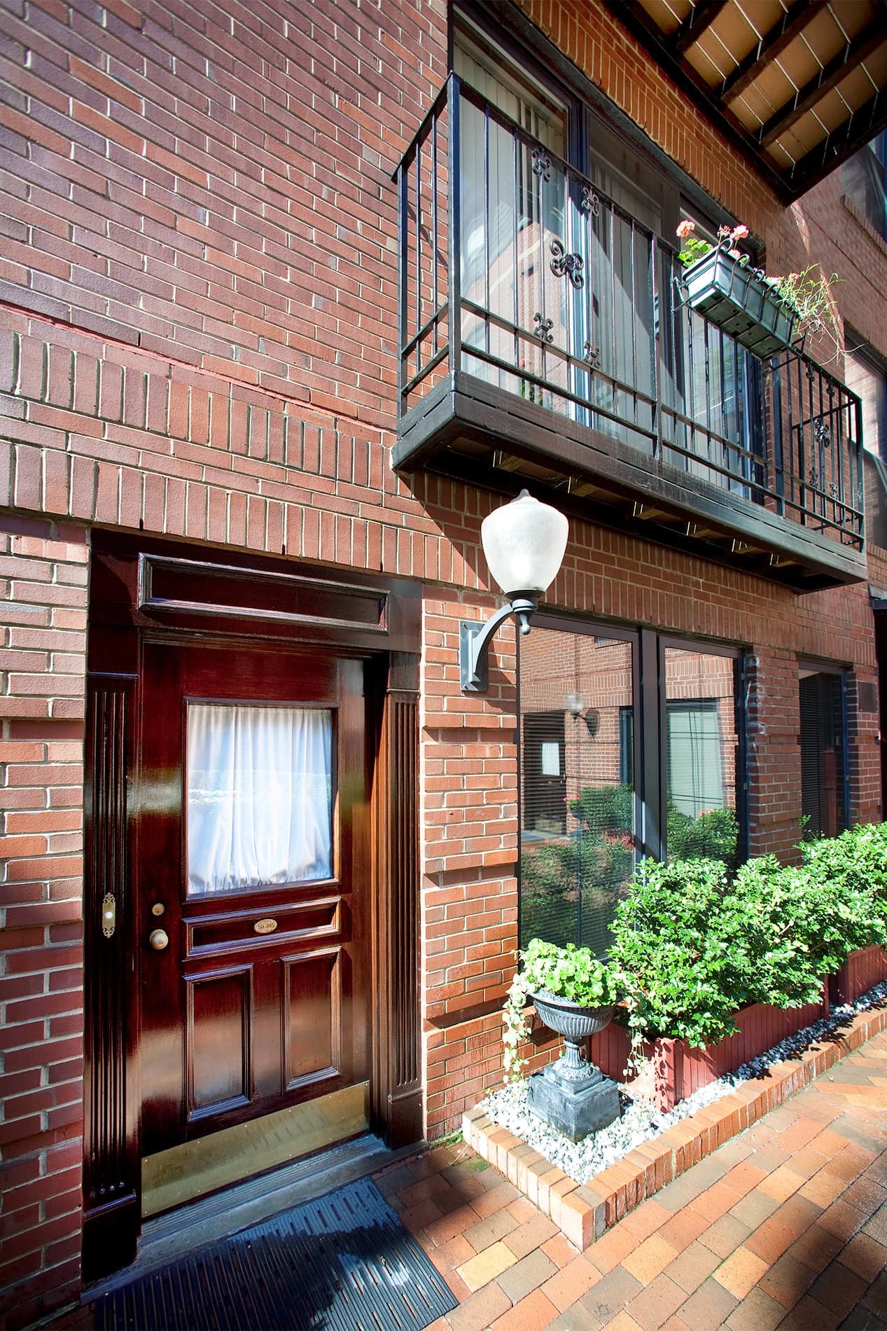 7 Harcourt, Back Bay