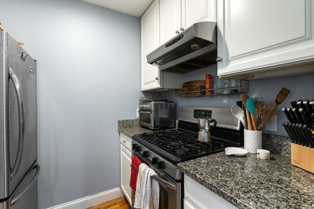 330 E St, South Boston