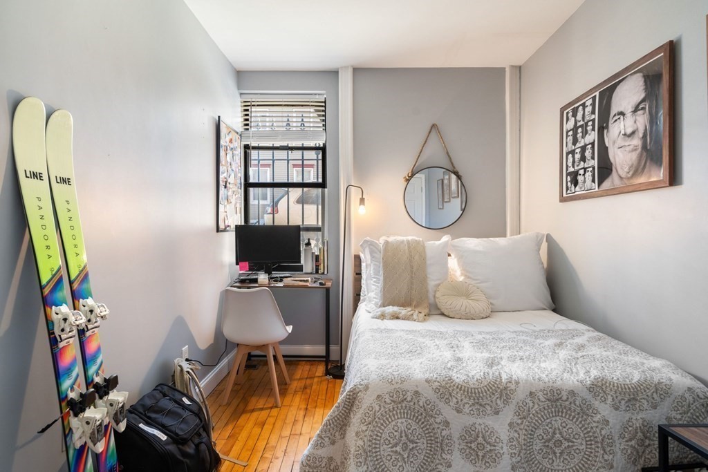 330 E St, South Boston