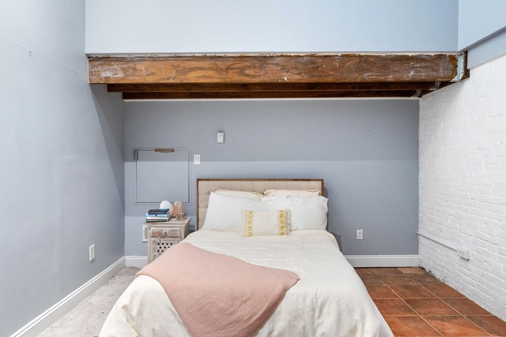 330 E St, South Boston