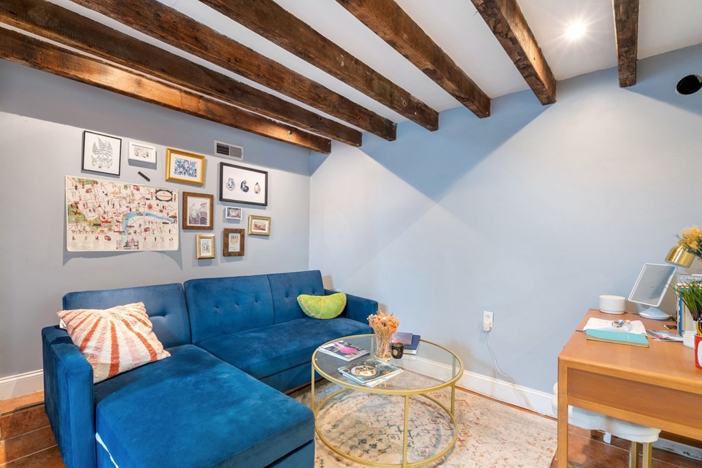 330 E St, South Boston